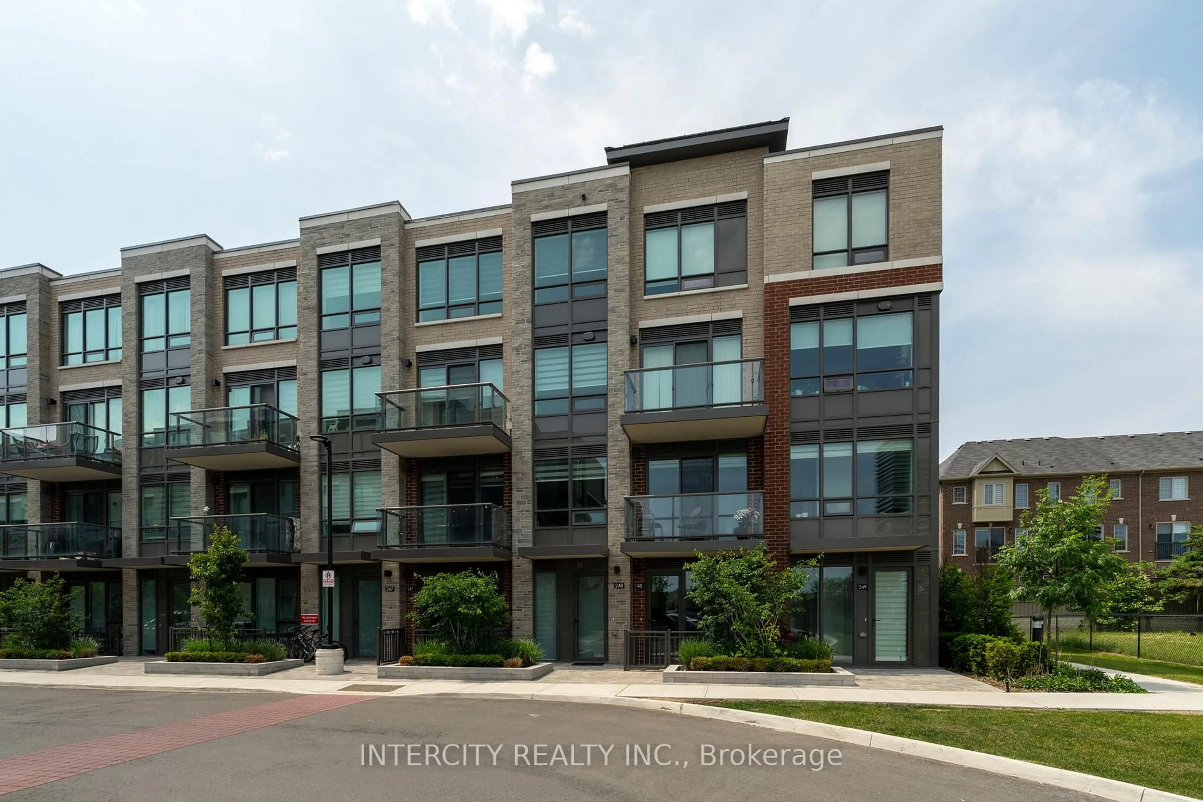 Home with brick exterior material, street for 75 ATTMAR Dr #148, Brampton Ontario L4P 0Y6