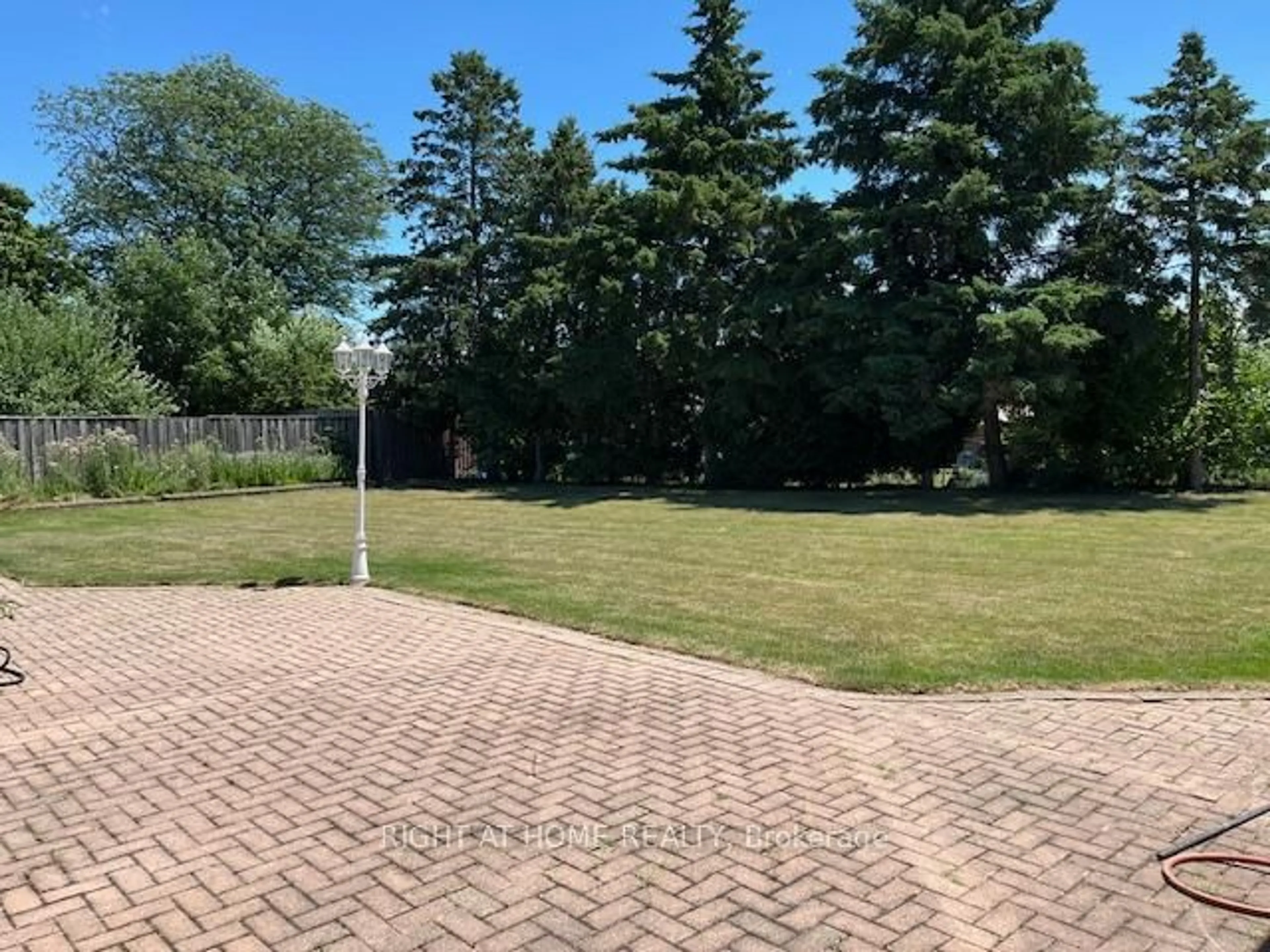 A pic from outside/outdoor area/front of a property/back of a property/a pic from drone, unknown for 17 Maldaver Ave, Mississauga Ontario L5M 1W4