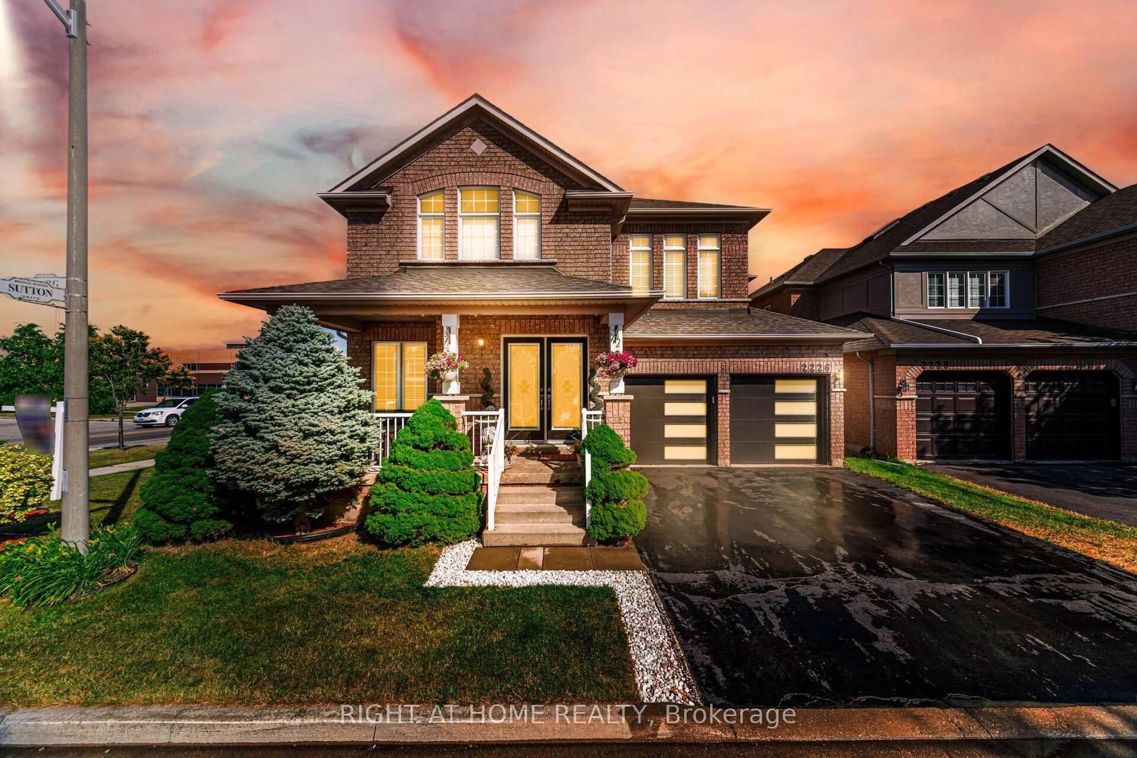 Home with brick exterior material, street for 2226 Viking Cres, Burlington Ontario L7L 7K3