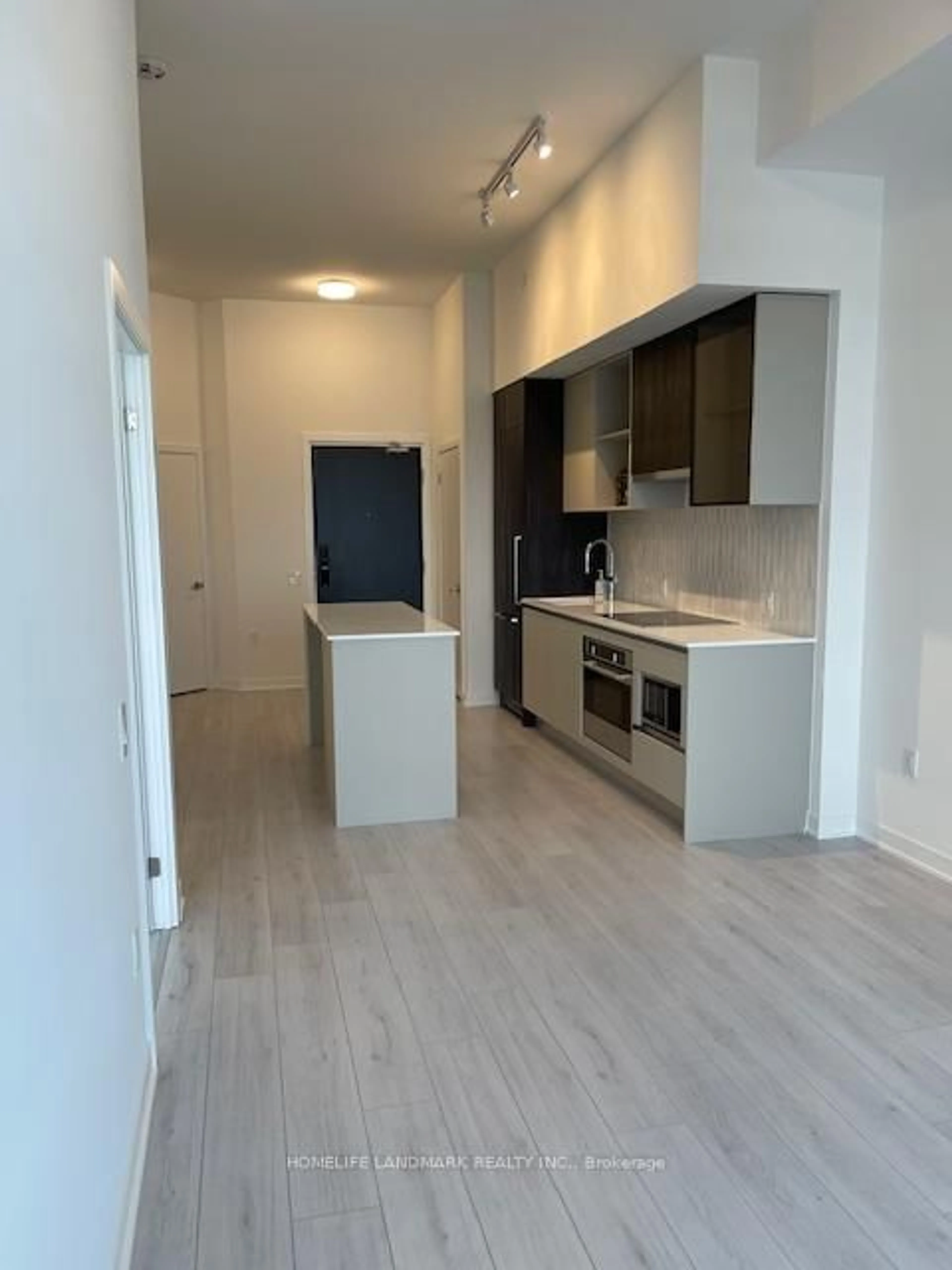 Unknown for 395 Dundas St #216, Oakville Ontario L6M 5R8
