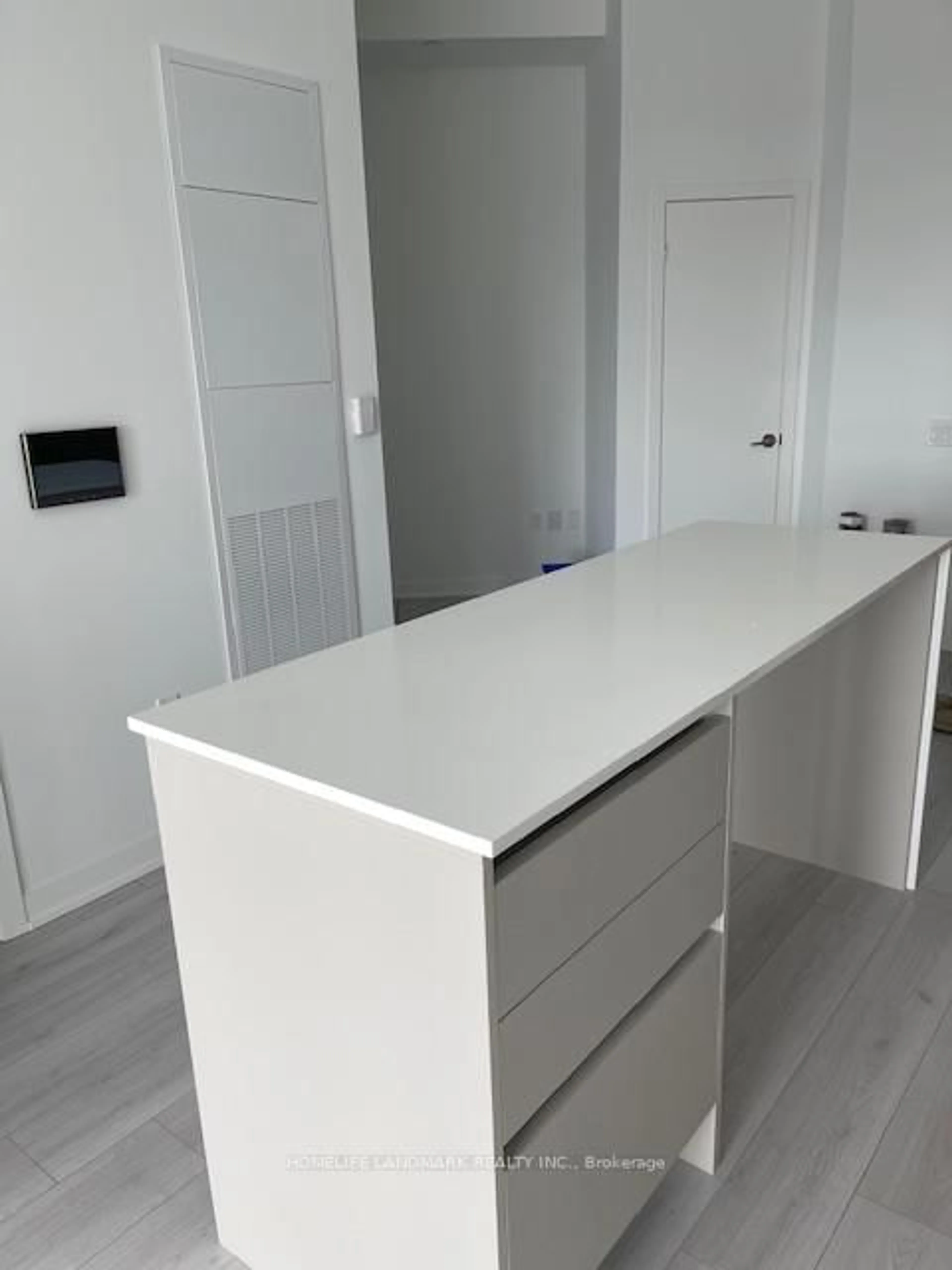 Unknown for 395 Dundas St #216, Oakville Ontario L6M 5R8