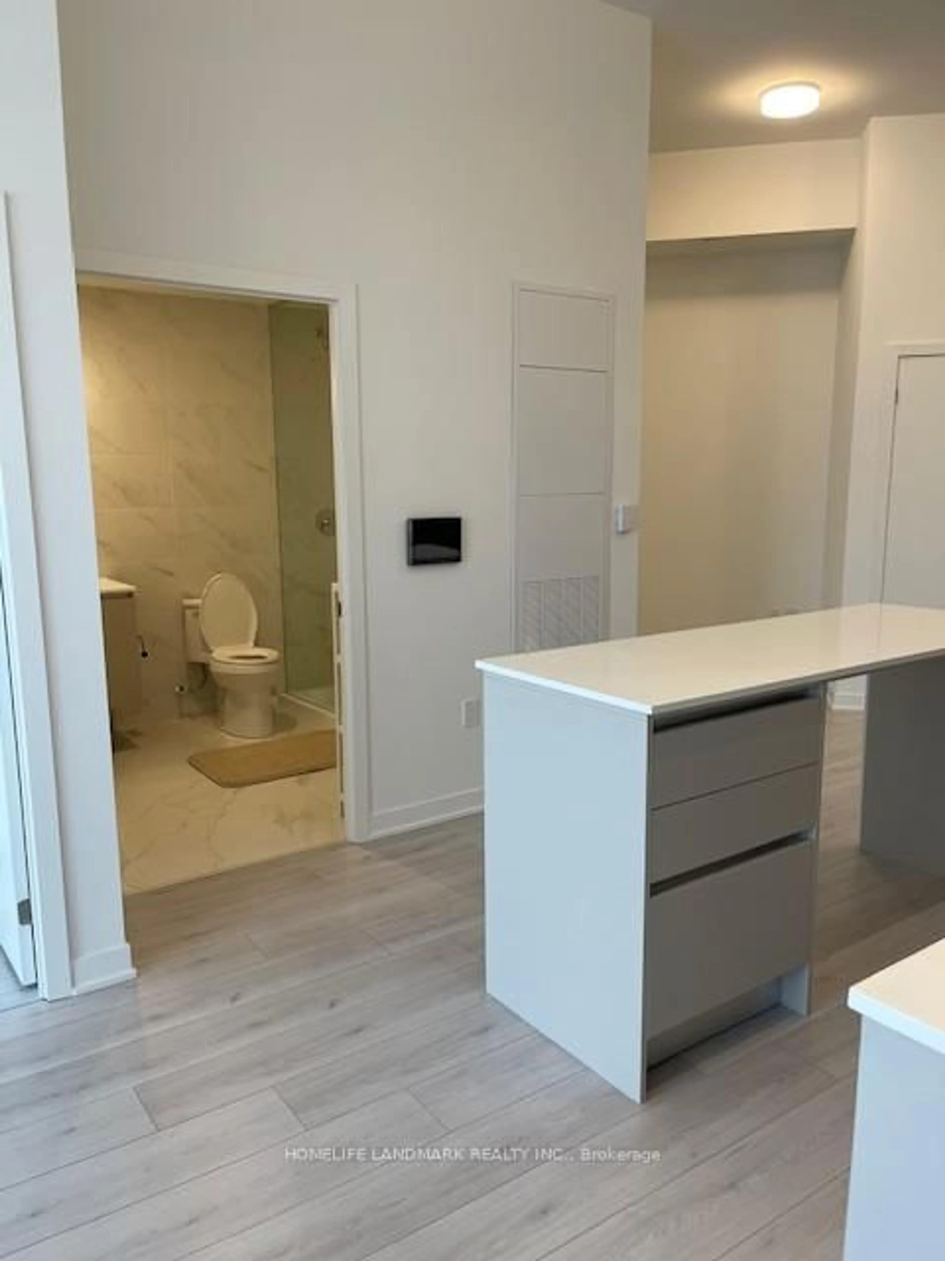 Unknown for 395 Dundas St #216, Oakville Ontario L6M 5R8