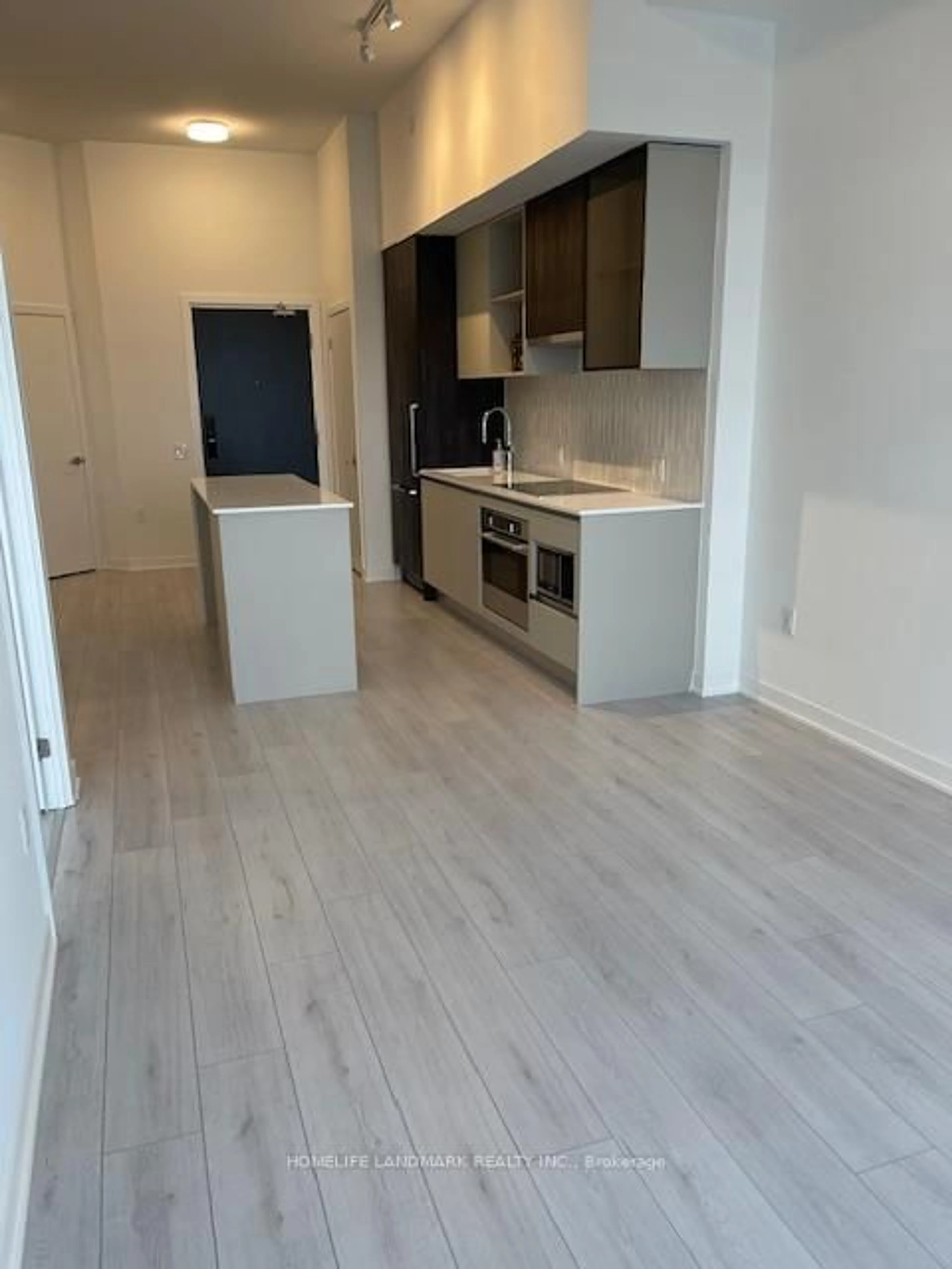 A pic of a room for 395 Dundas St #216, Oakville Ontario L6M 5R8