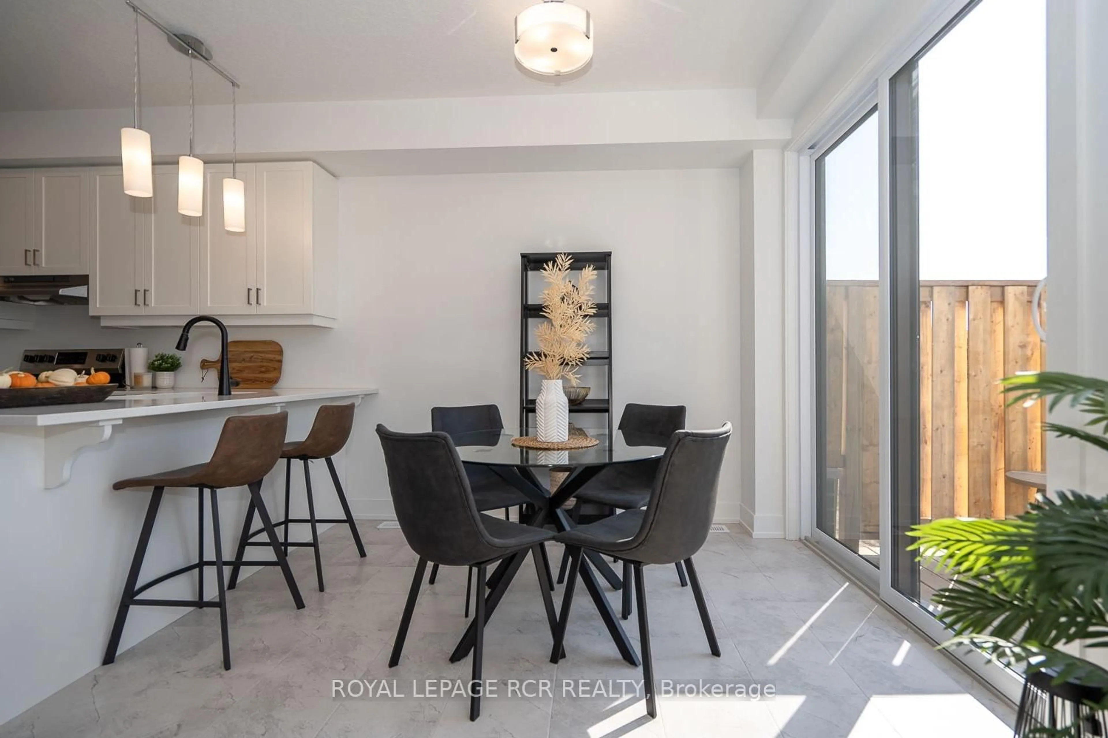 Dining room, ceramic/tile floor for 690 Broadway Ave #19, Orangeville Ontario L9W 7T7