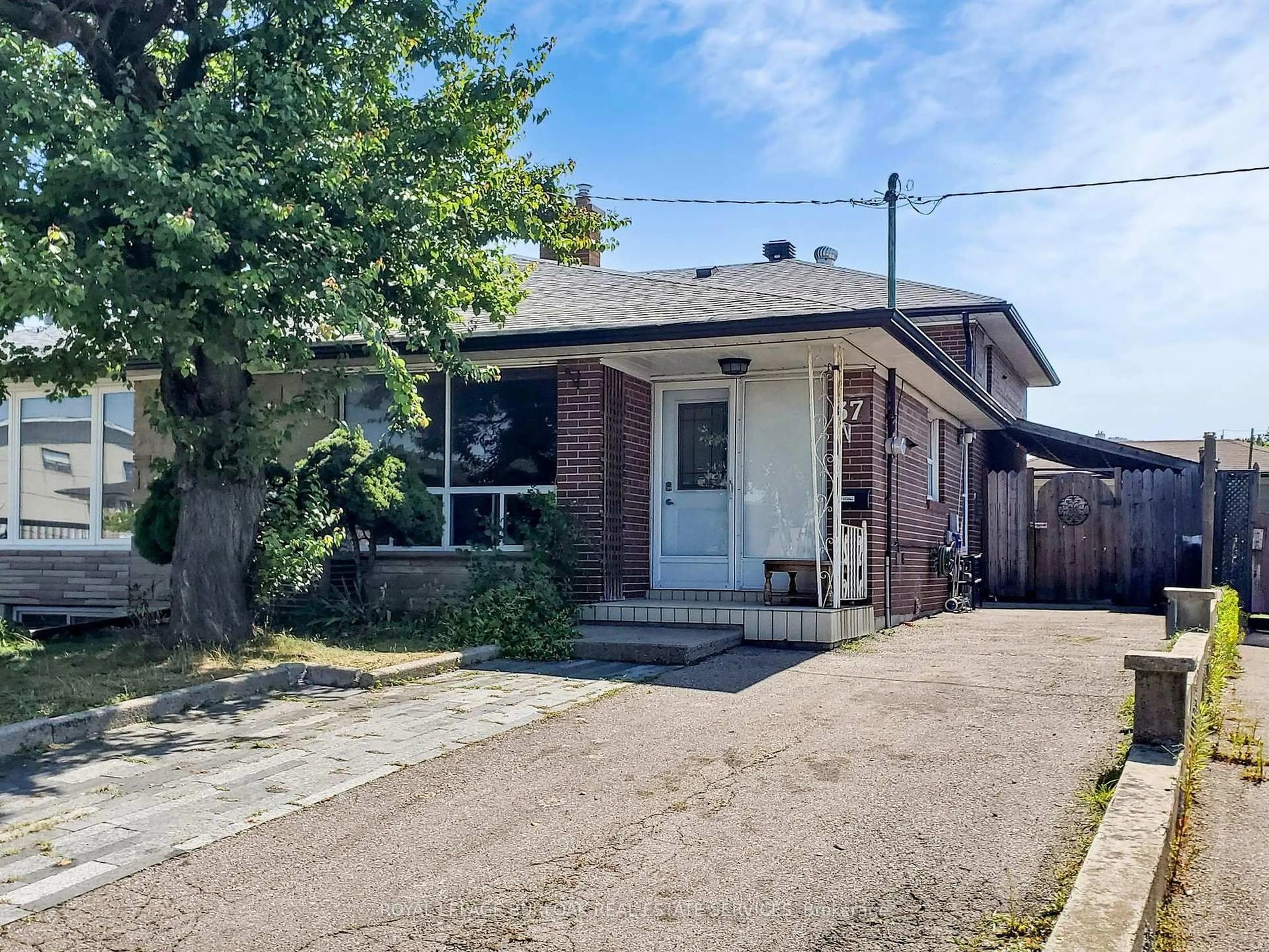 Home with brick exterior material, street for 37 Hucknall Rd, Toronto Ontario M3J 1V7