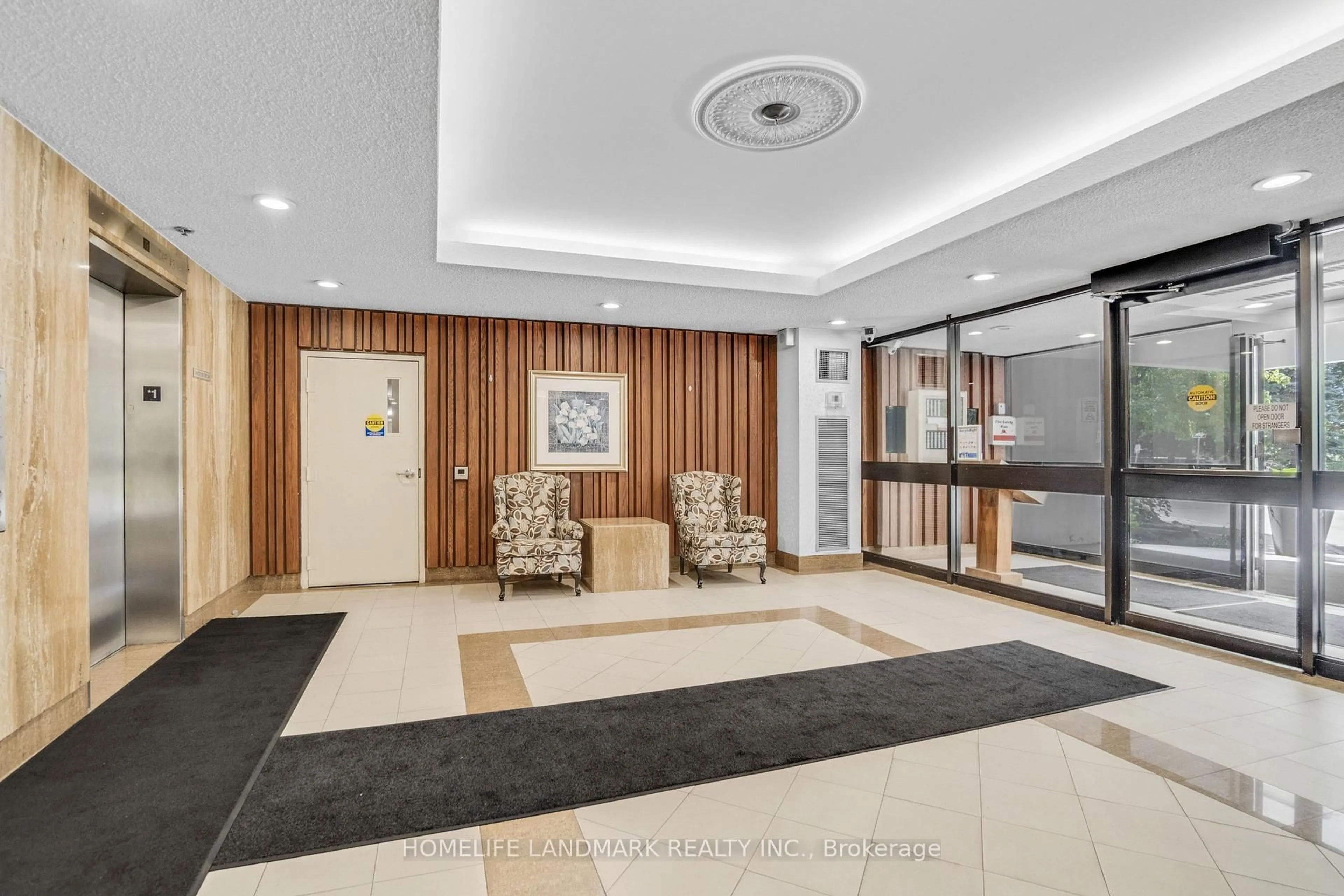 Lobby for 50 Elm Dr #910, Mississauga Ontario L5A 3X2