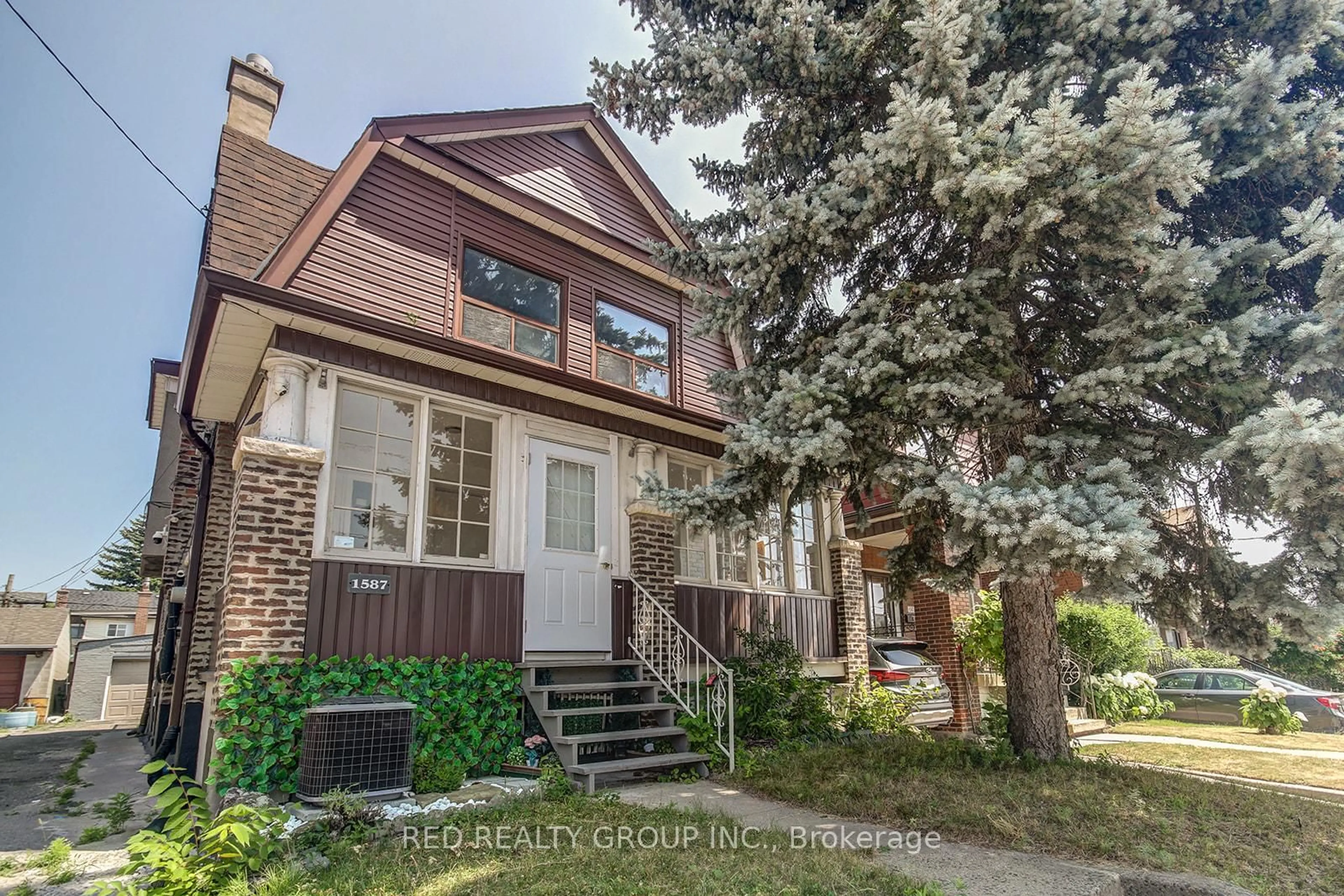 Unknown for 1587 Dufferin St, Toronto Ontario M6H 3L5