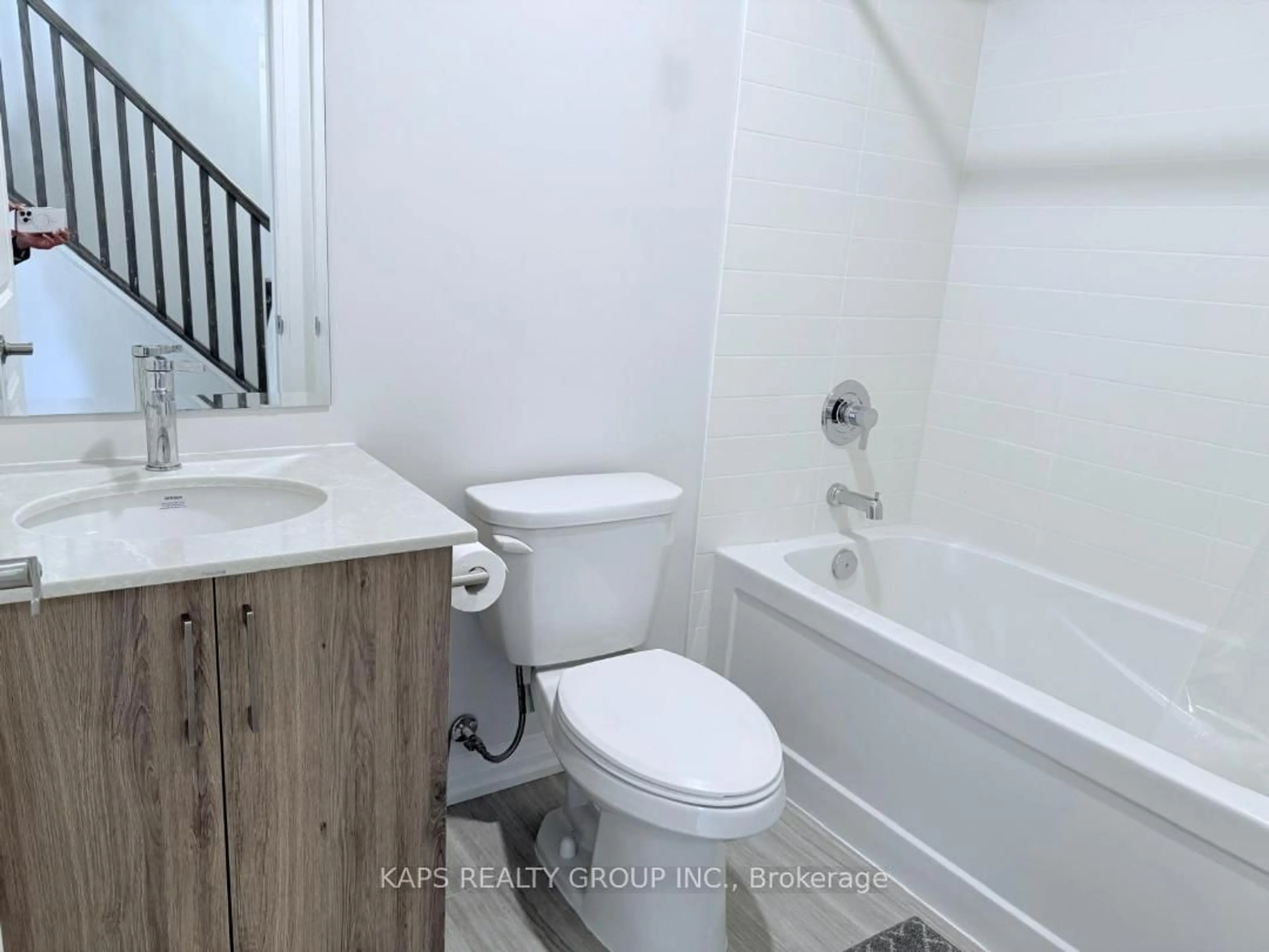 Standard bathroom, unknown for 1165 Journeyman Lane #203, Mississauga Ontario L5J 0B6