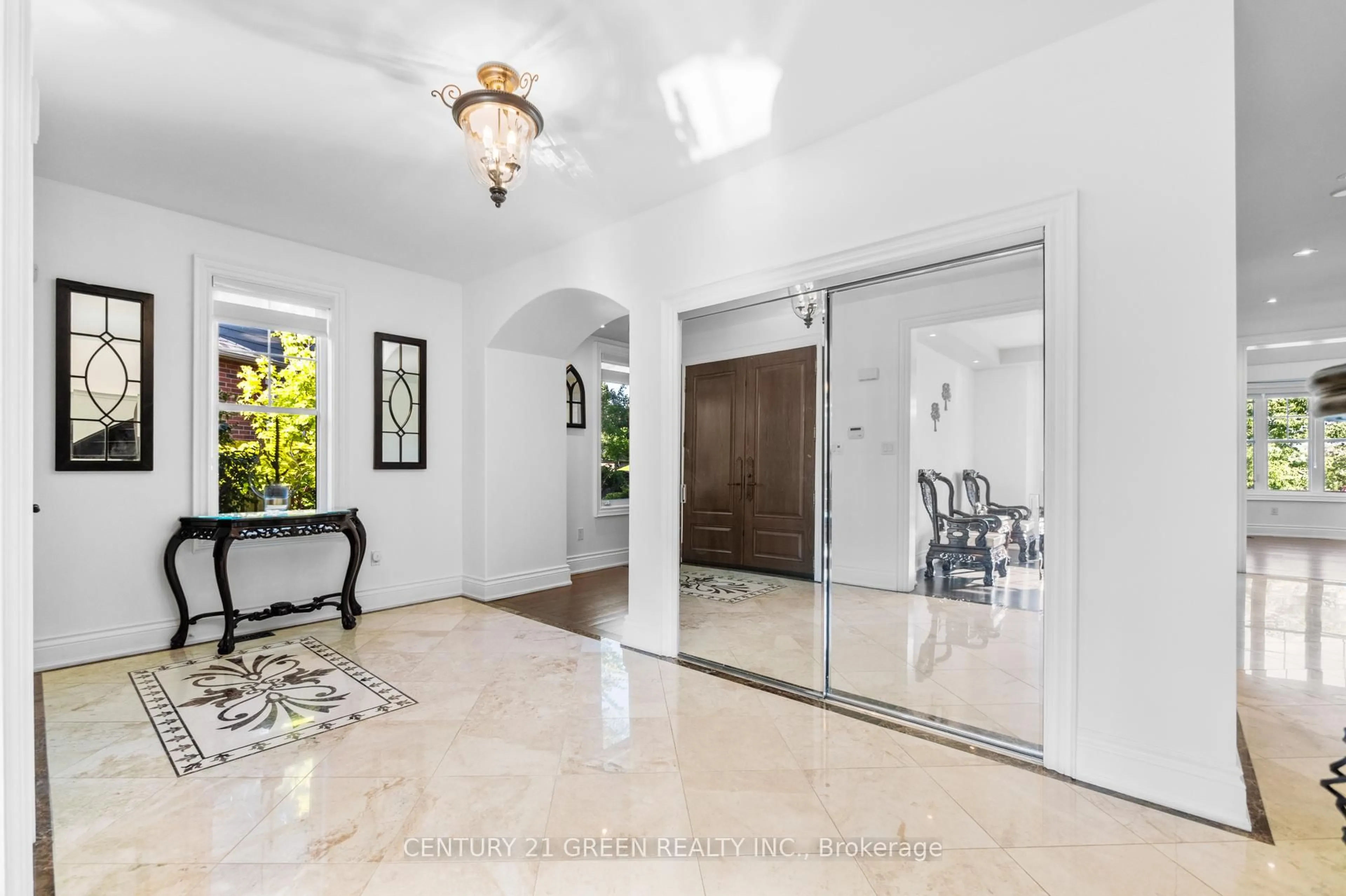 Indoor foyer for 345 Potts Terrace, Milton Ontario L9T 0X5