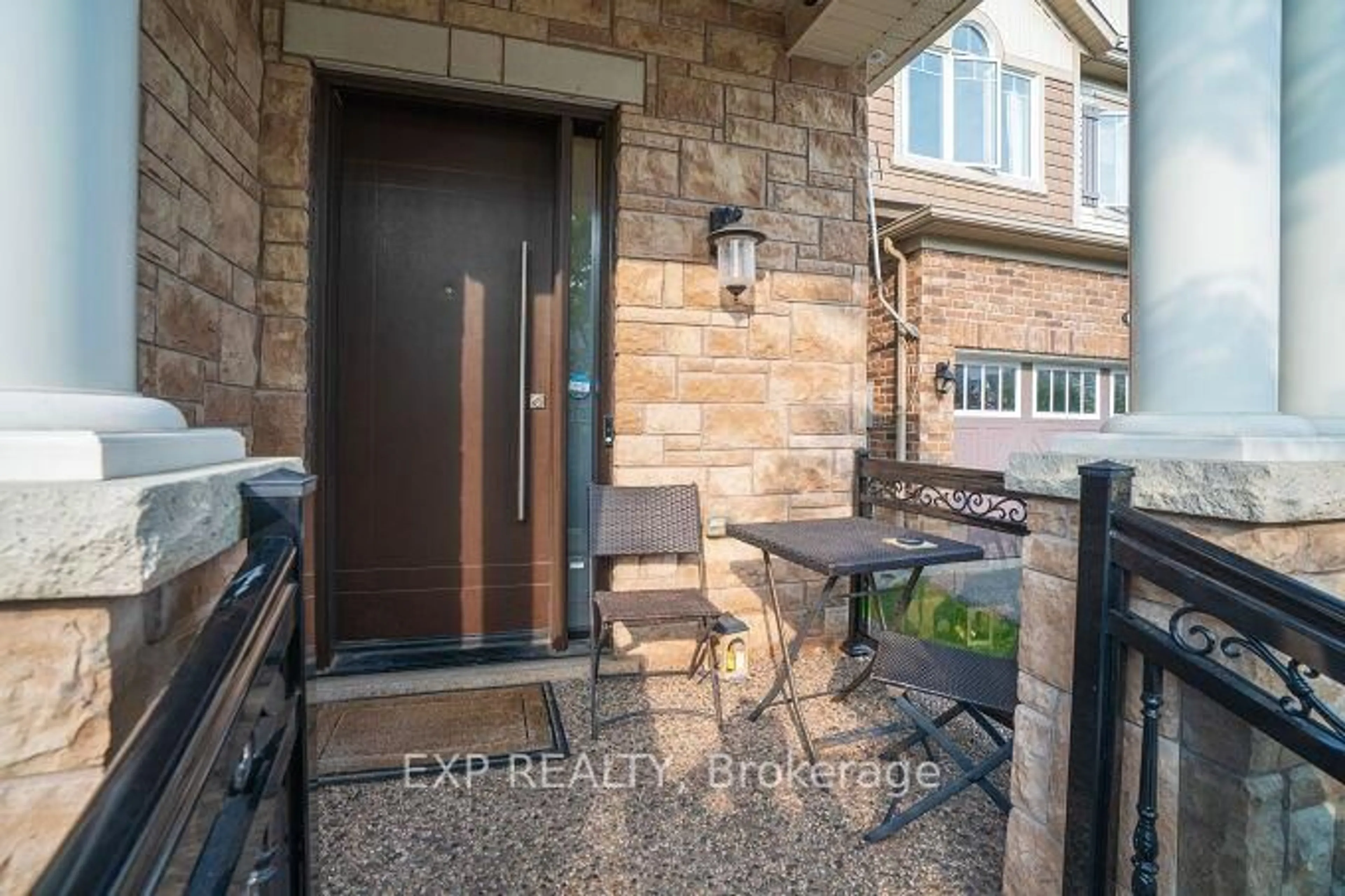 Indoor entryway for 495 Blinco Terr, Milton Ontario L9T 8Y8