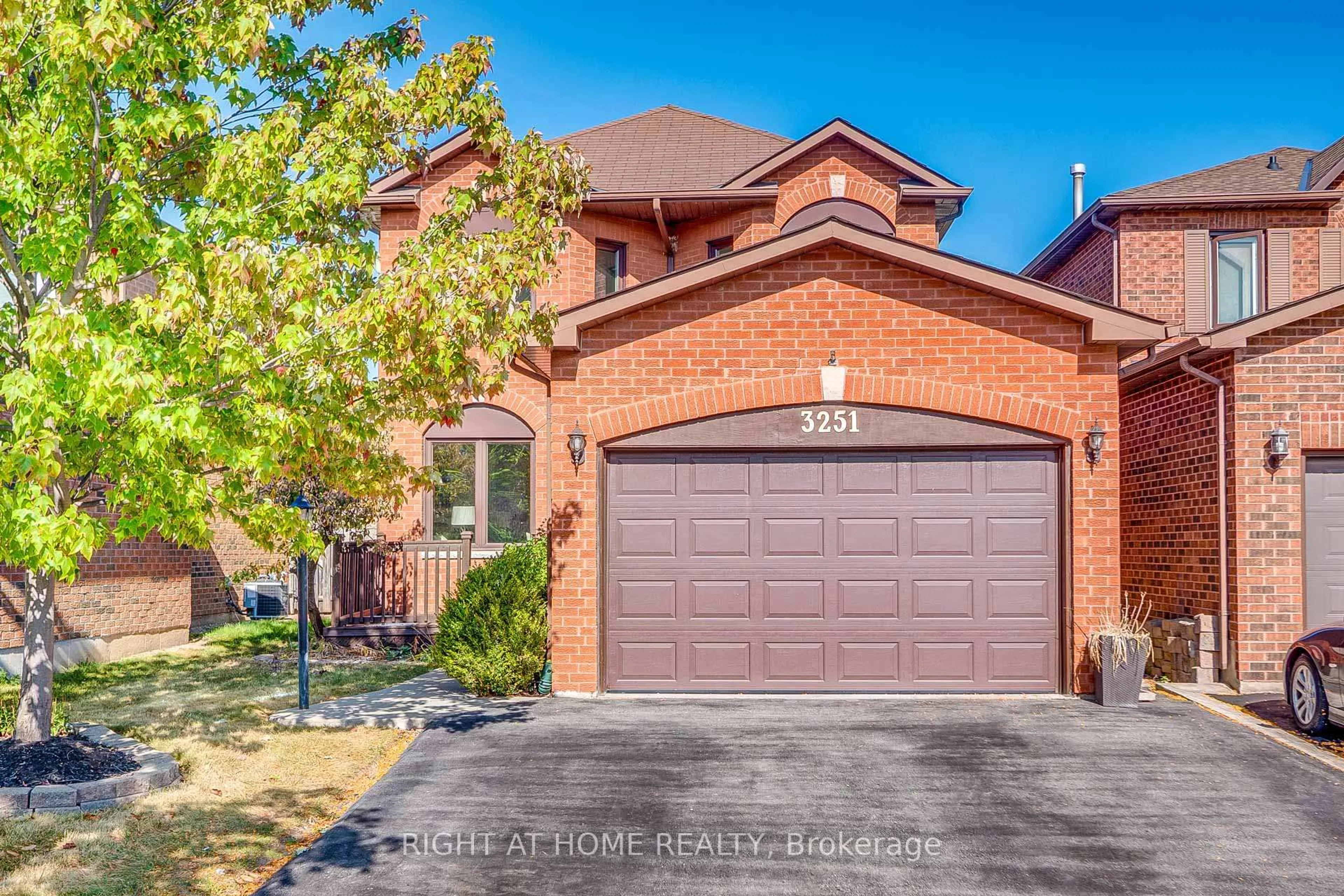 Home with brick exterior material, street for 3251 Greenbelt Cres, Mississauga Ontario L5N 5X8