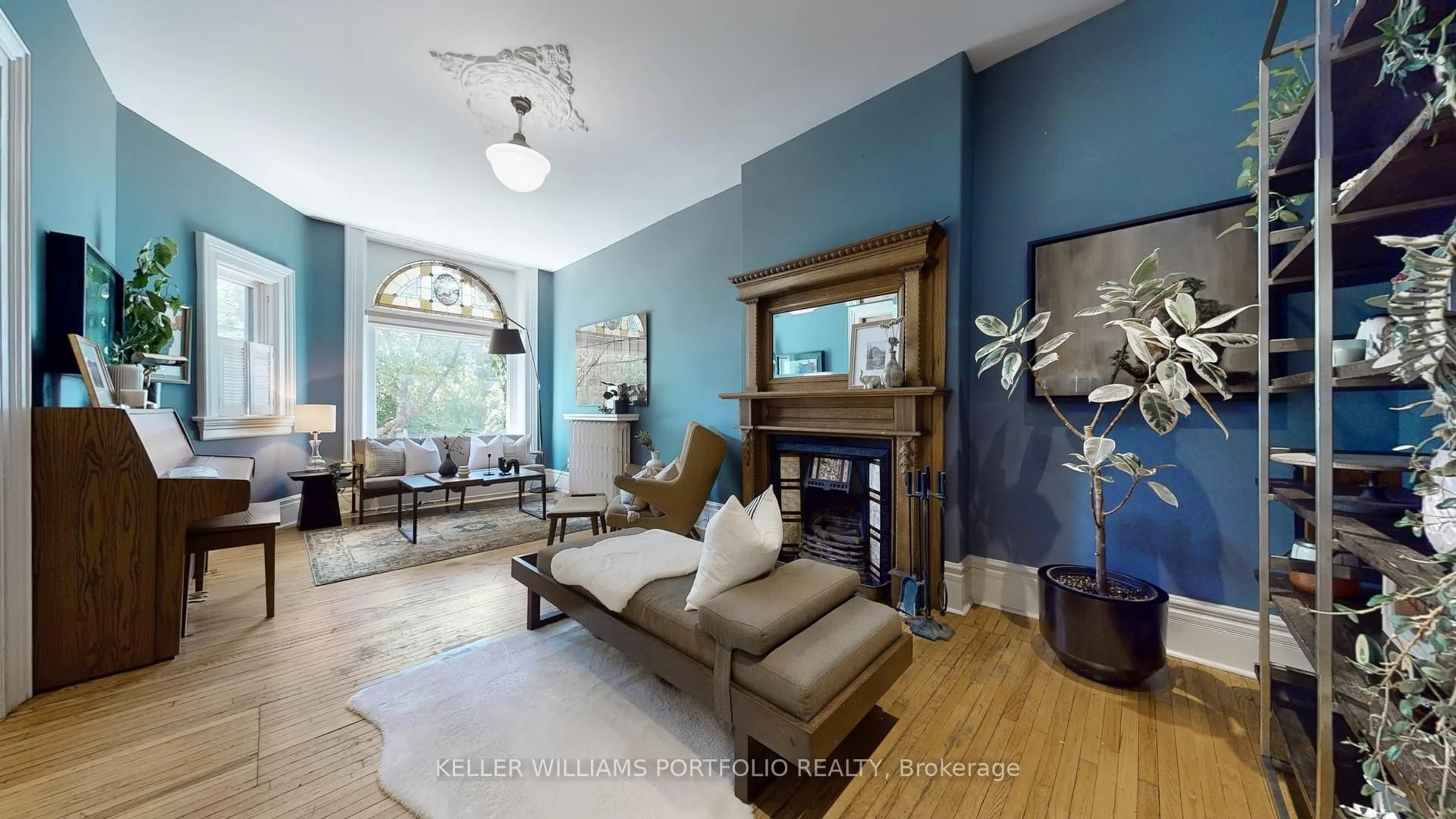 Living room with furniture, unknown for 51 Macdonell Ave, Toronto Ontario M6R 2A3