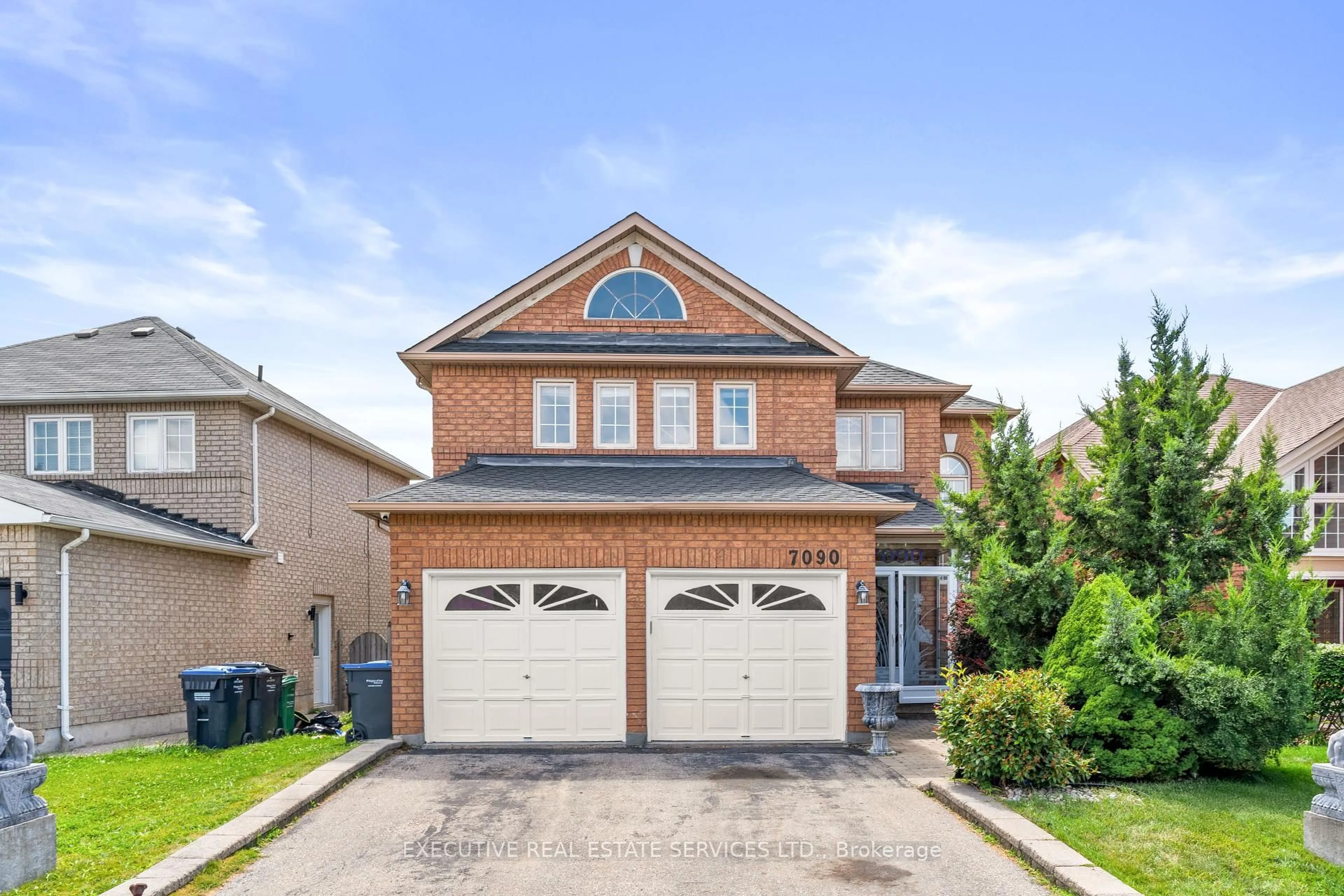 Home with brick exterior material, street for 7090 Terragar Blvd, Mississauga Ontario L5N 7N2
