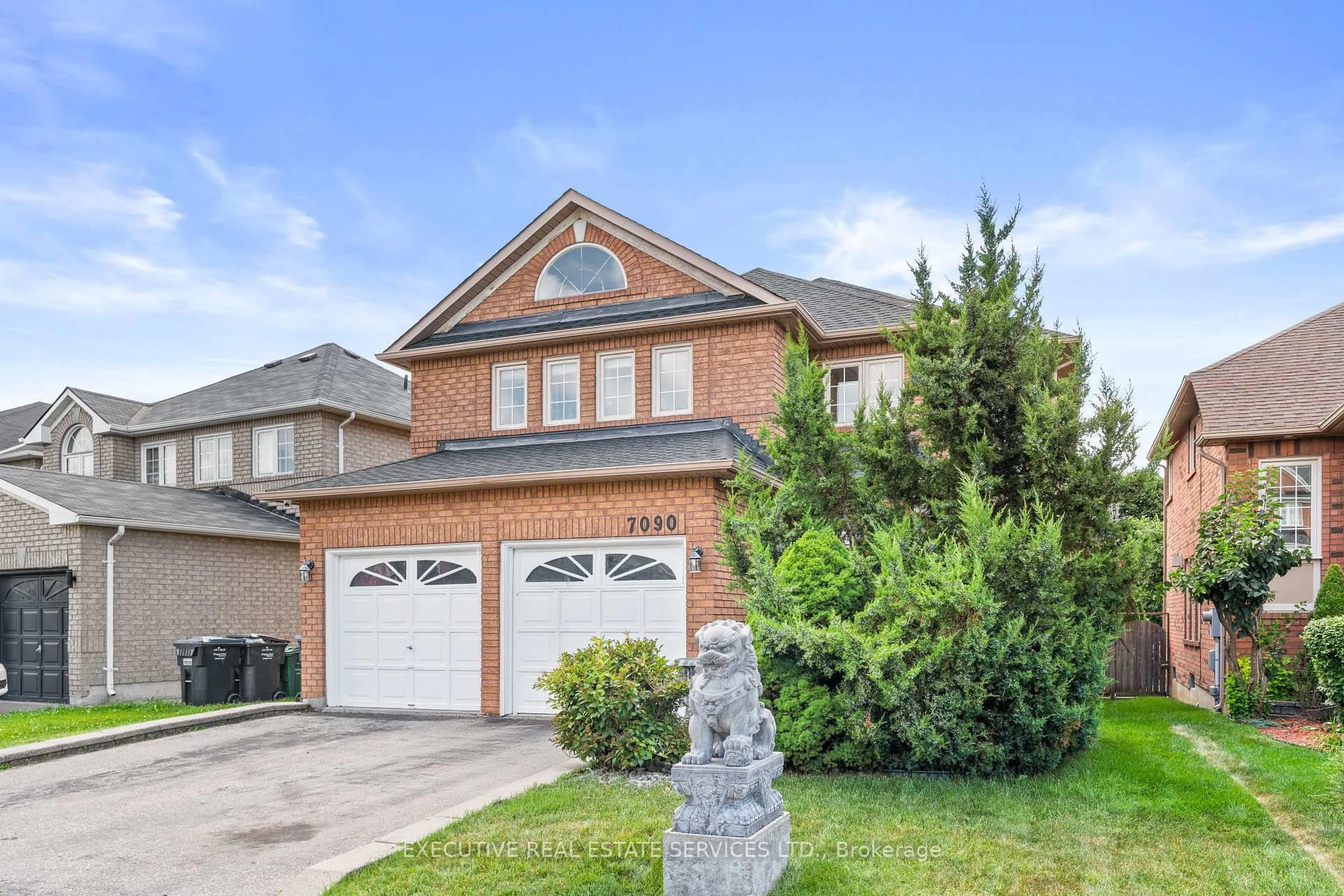 Home with brick exterior material, street for 7090 Terragar Blvd, Mississauga Ontario L5N 7N2