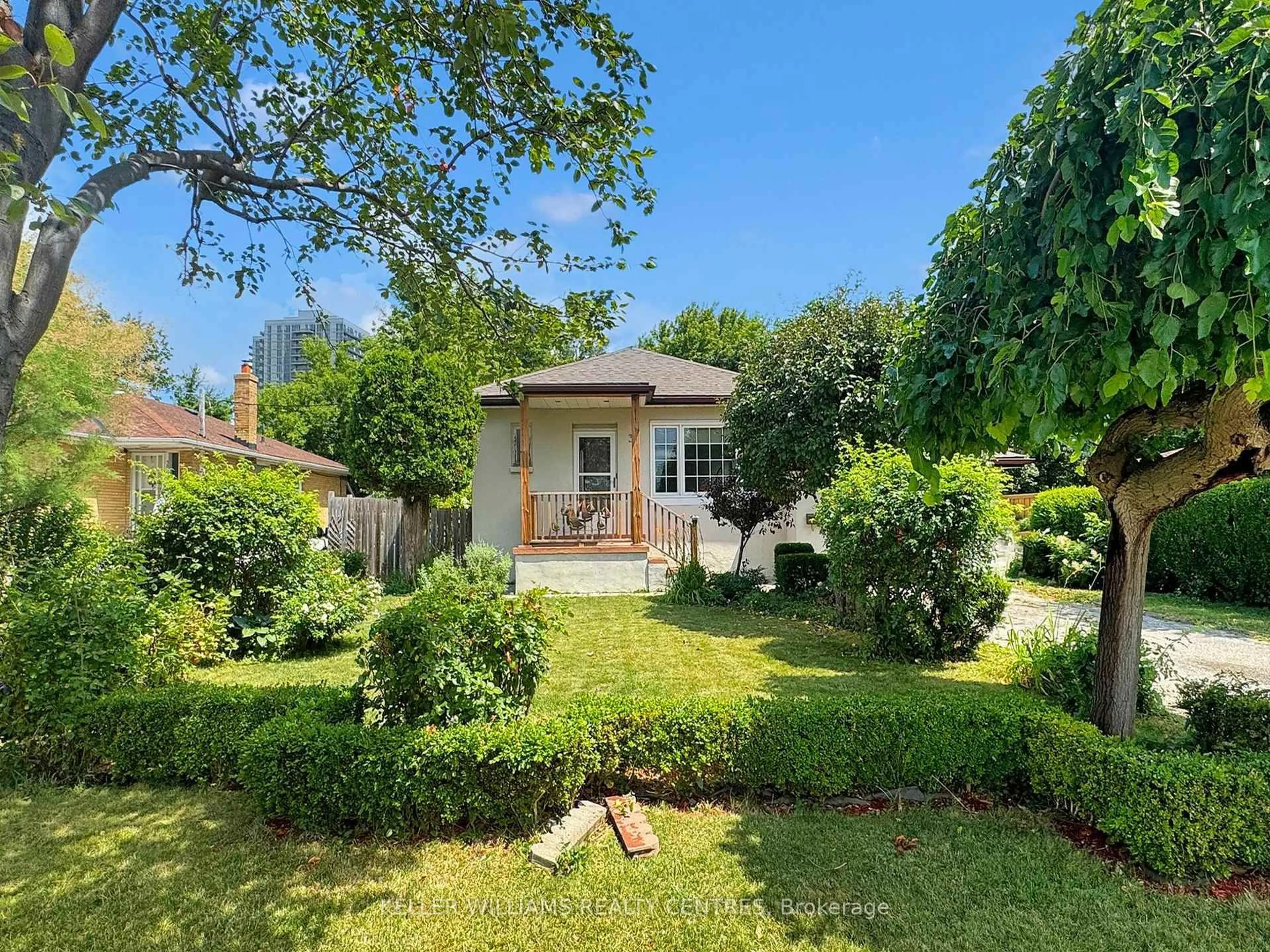 A pic from outside/outdoor area/front of a property/back of a property/a pic from drone, street for 34 Mcmurchy Ave, Brampton Ontario L6X 1Y1
