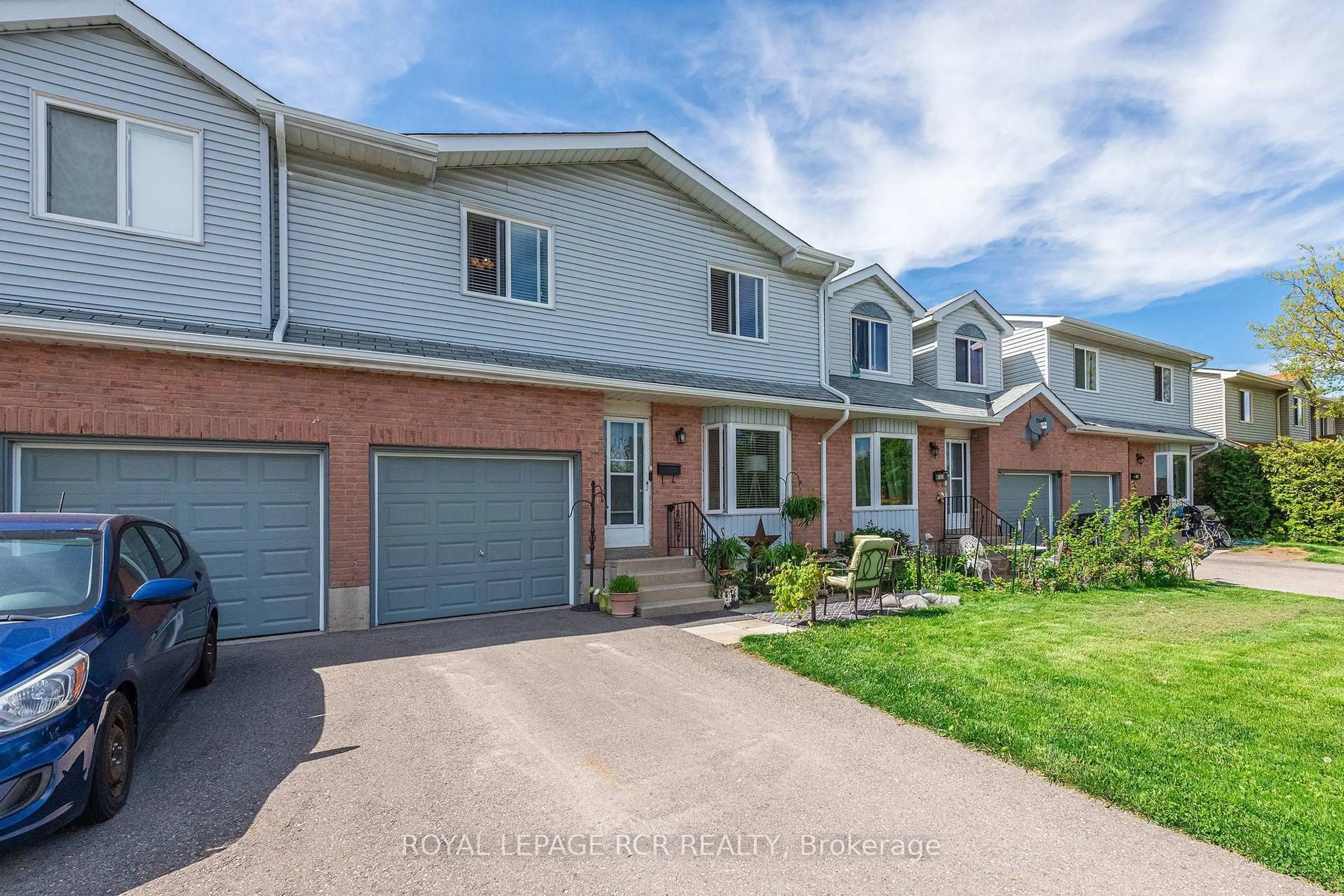 Home with brick exterior material, street for 90 Lawrence Ave #106, Orangeville Ontario L9W 4J6