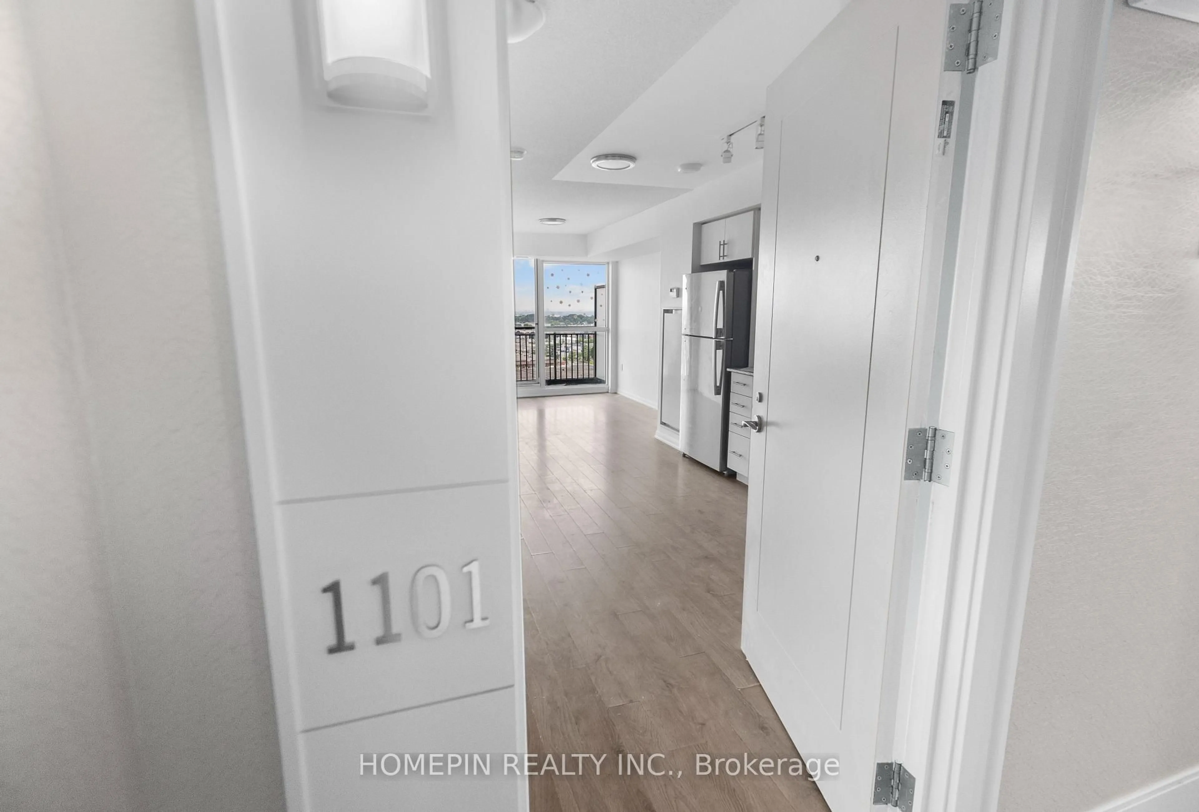 Indoor entryway for 3091 Dufferin St #1101, Toronto Ontario M6A 0C4