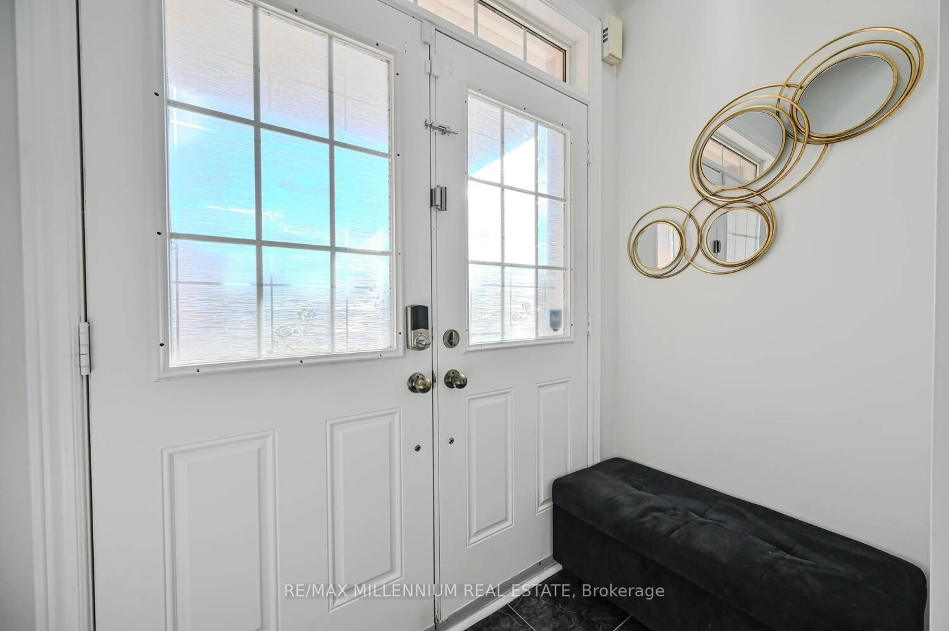 Indoor entryway for 56 Attview Cres, Brampton Ontario L6P 2R5