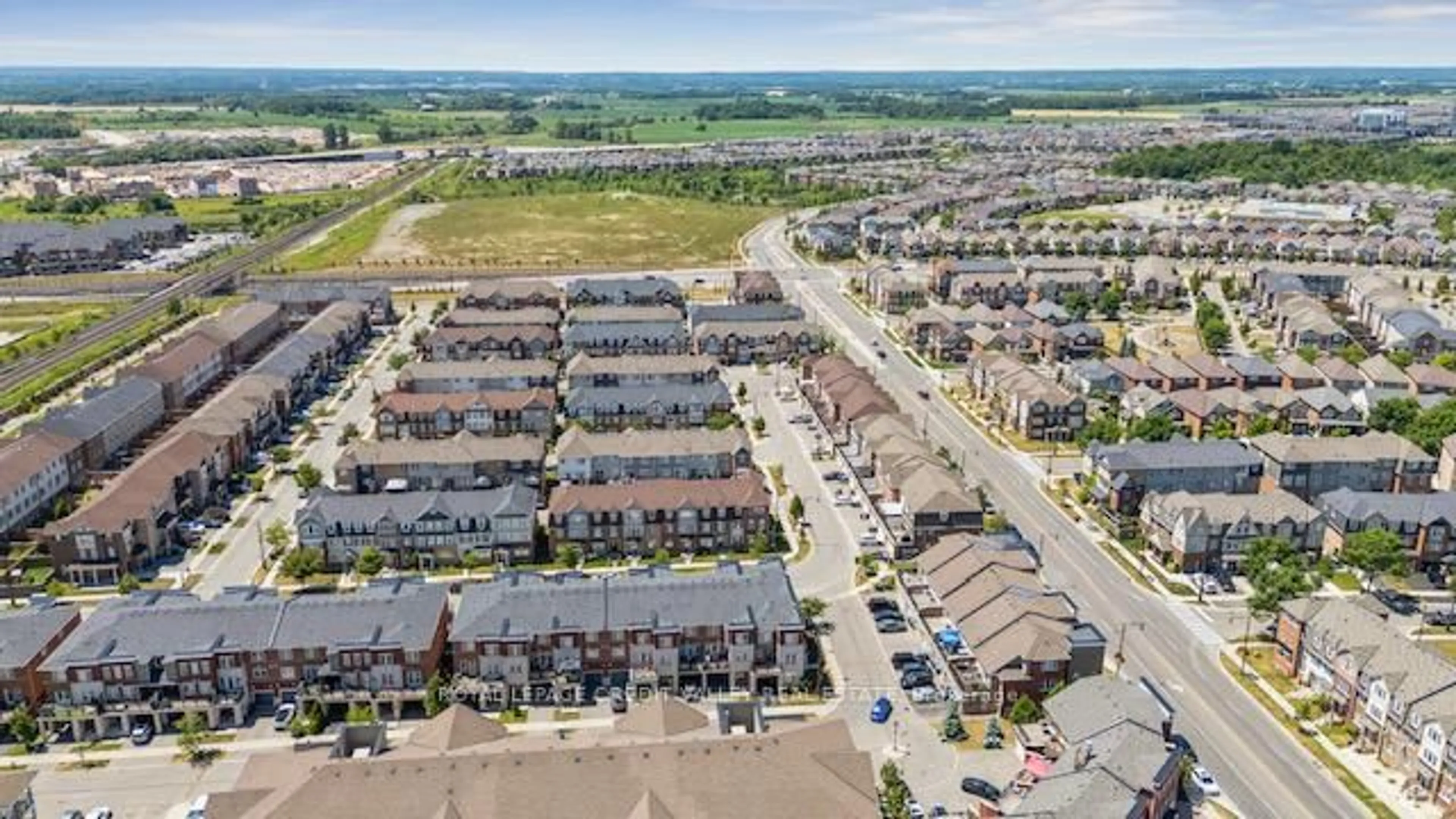 A pic from outside/outdoor area/front of a property/back of a property/a pic from drone, street for 118 Baycliffe Cres, Brampton Ontario L7A 3Z4