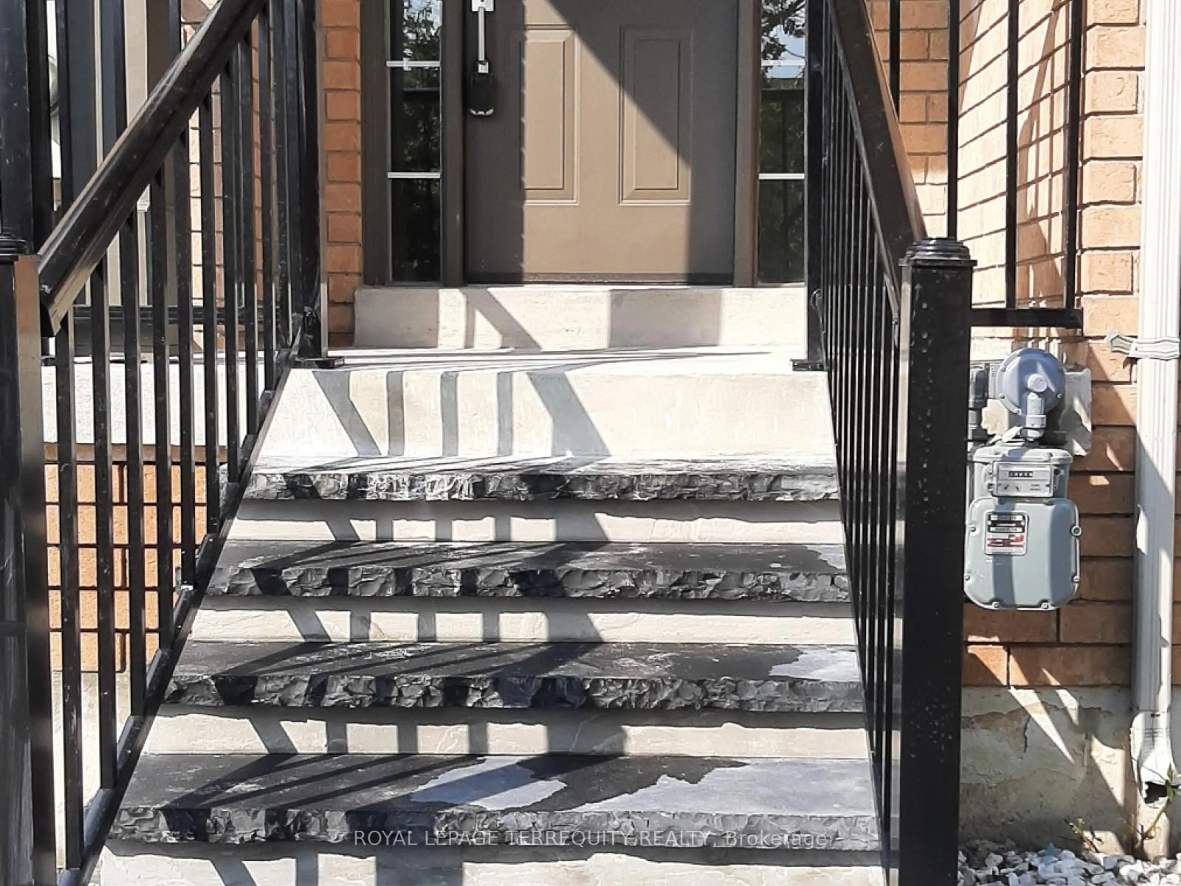 Unknown for 39 Frank Johnston Rd, Caledon Ontario L7E 2L5