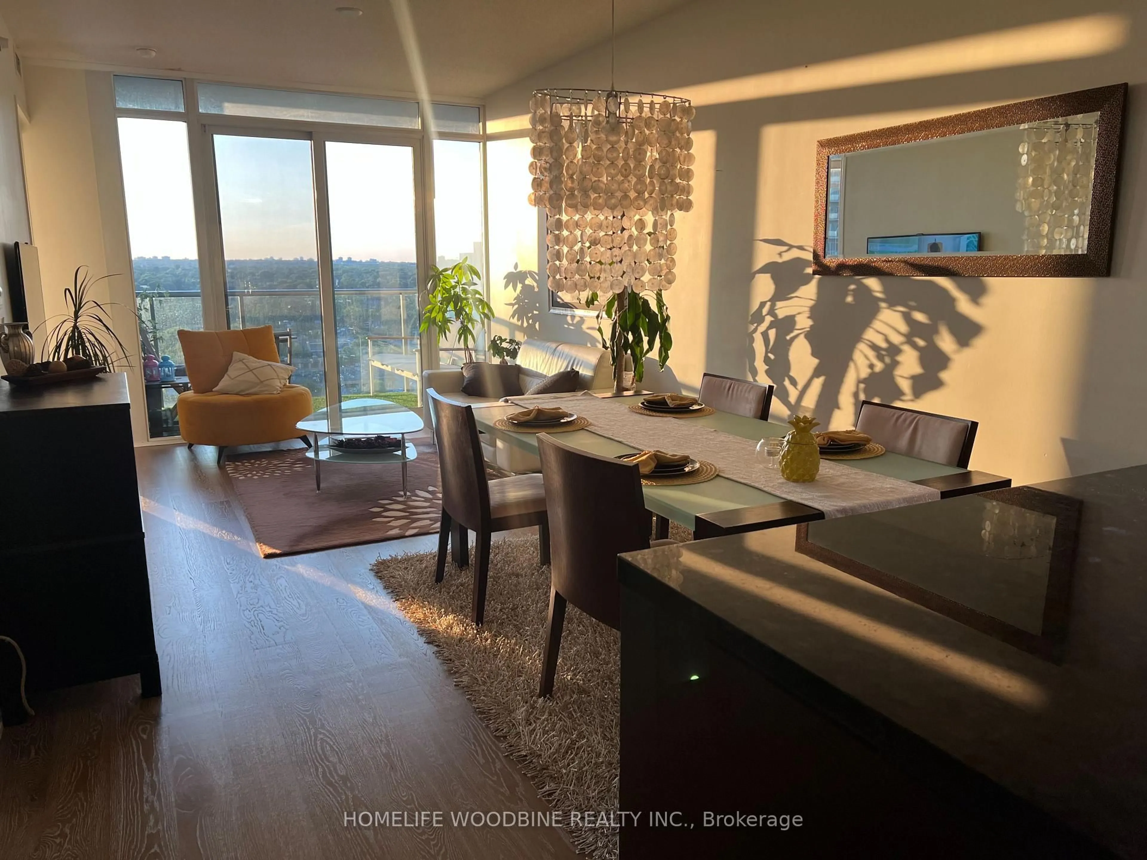 Open concept kitchen, wood/laminate floor for 88 Park Lawn Rd #2515, Toronto Ontario M8Y 0B5