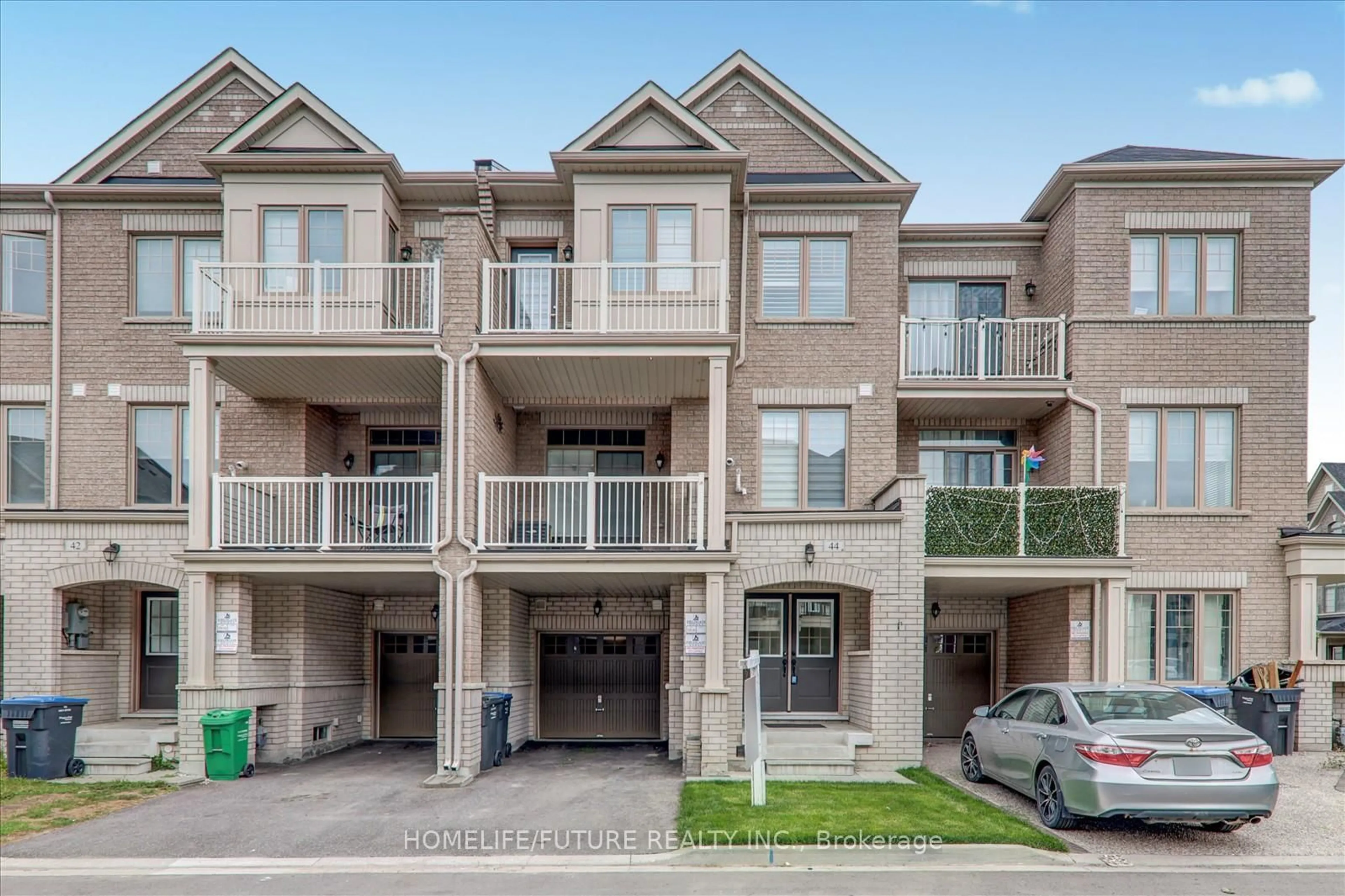 Unknown for 44 Haymarket Dr, Brampton Ontario L7A 5C1