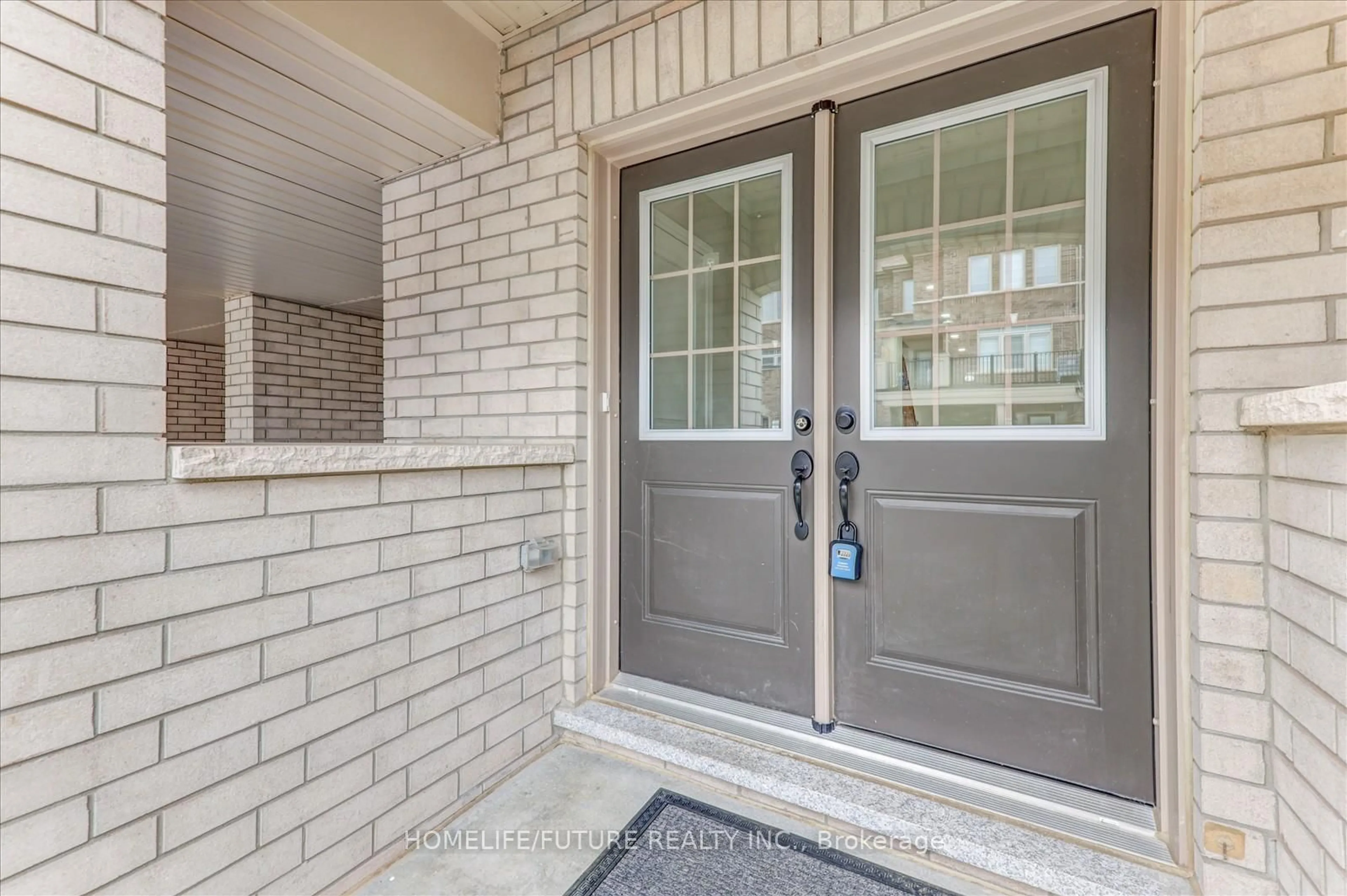 Indoor entryway for 44 Haymarket Dr, Brampton Ontario L7A 5C1