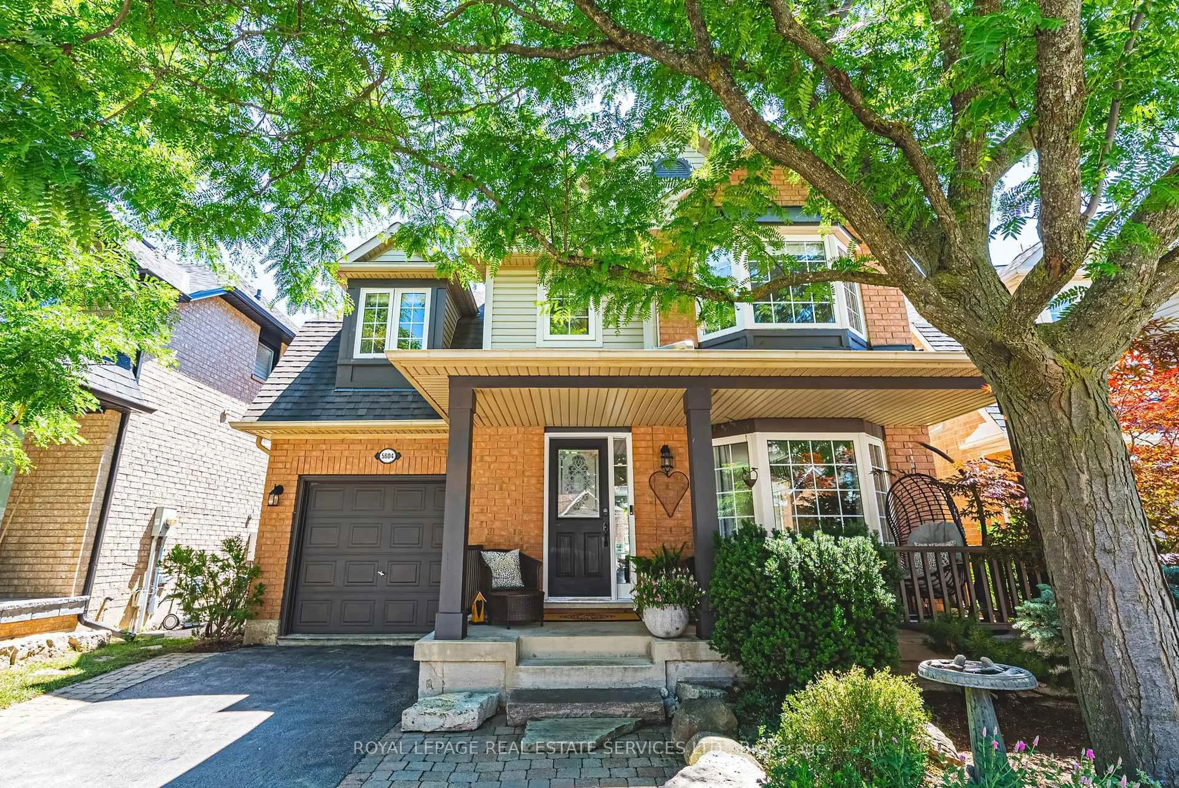 Home with brick exterior material, street for 5604 Thorn Lane, Burlington Ontario L7L 6T5