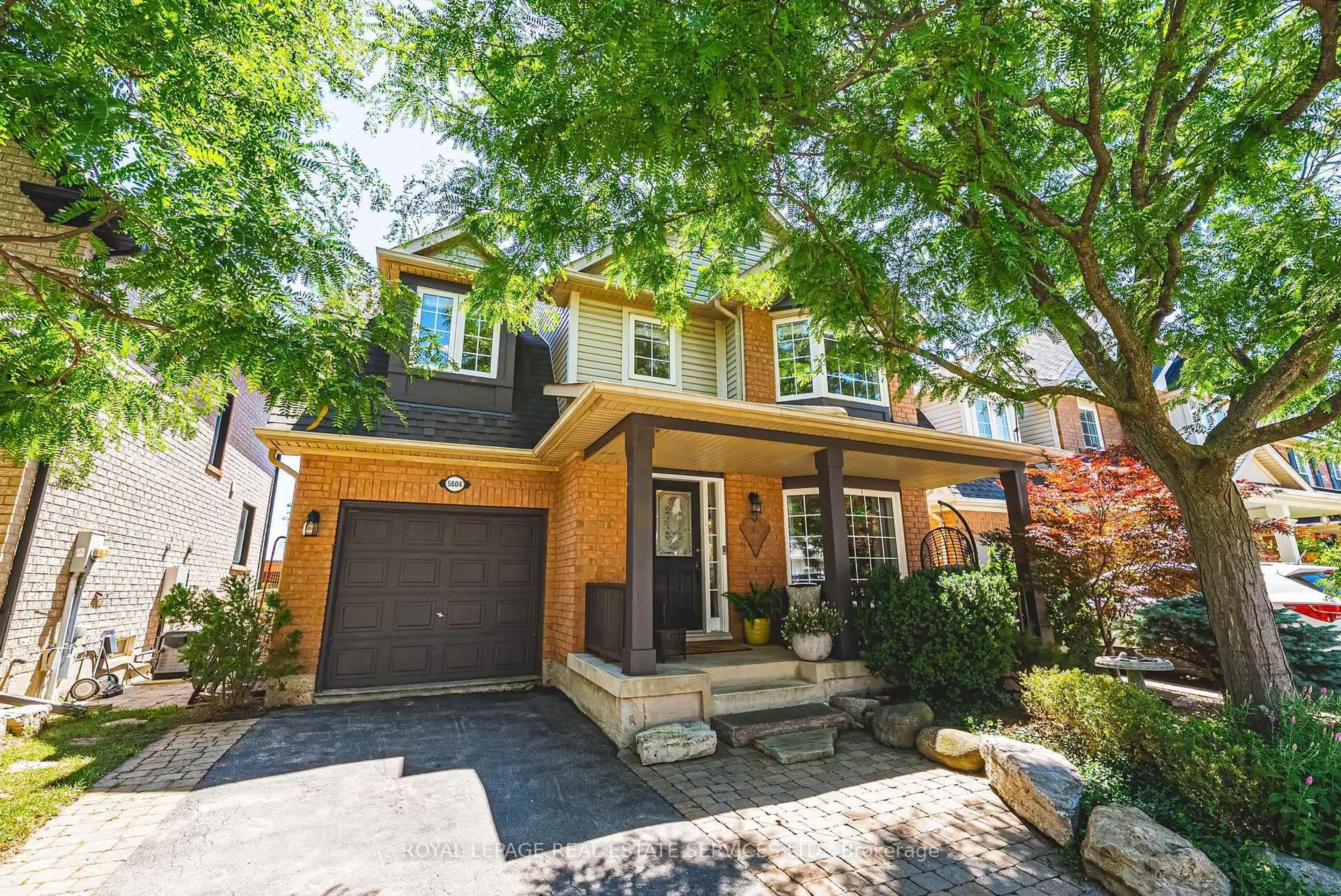 Home with brick exterior material, street for 5604 Thorn Lane, Burlington Ontario L7L 6T5