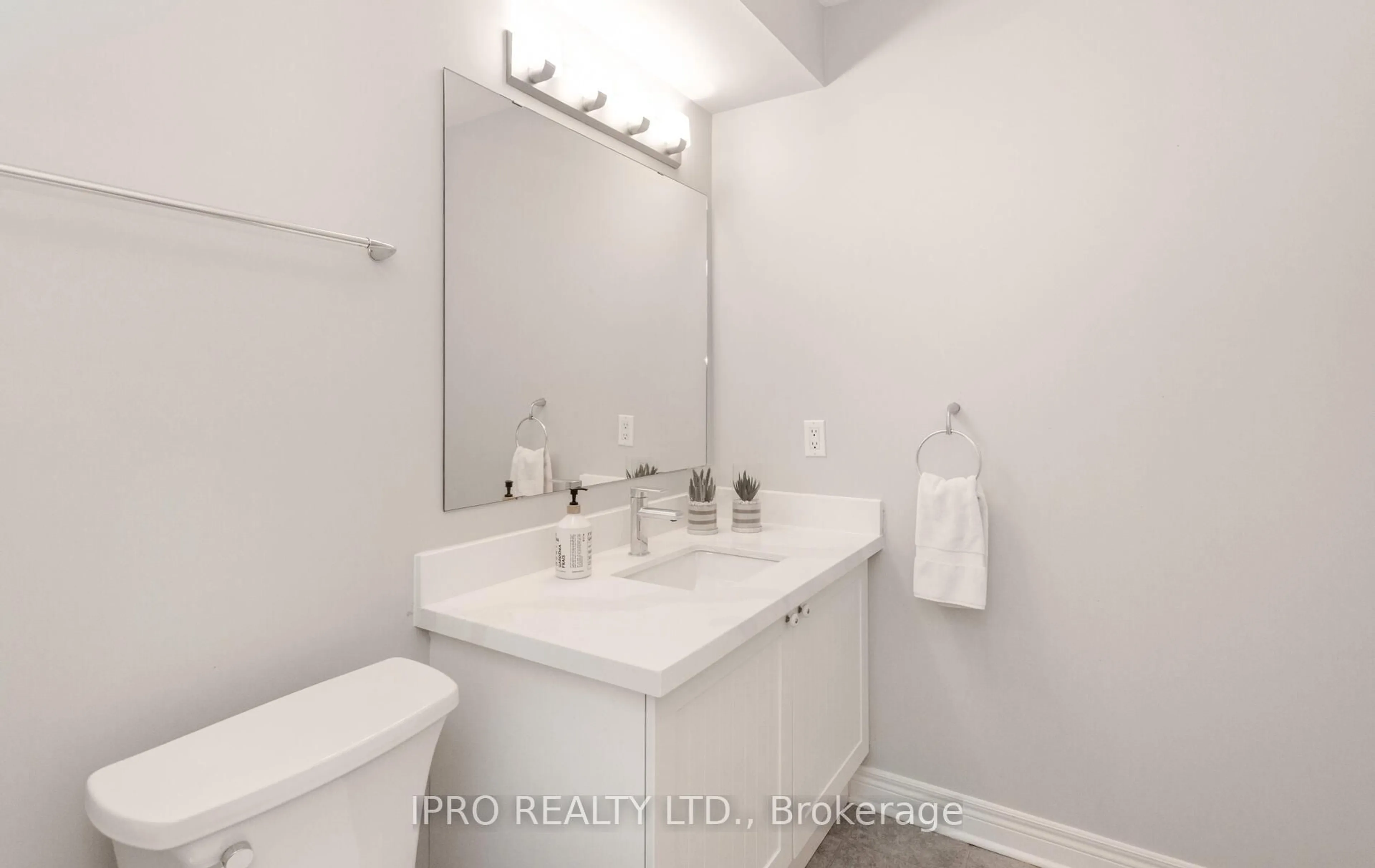 Standard bathroom, unknown for 11B James St, Halton Hills Ontario L7G 2H2