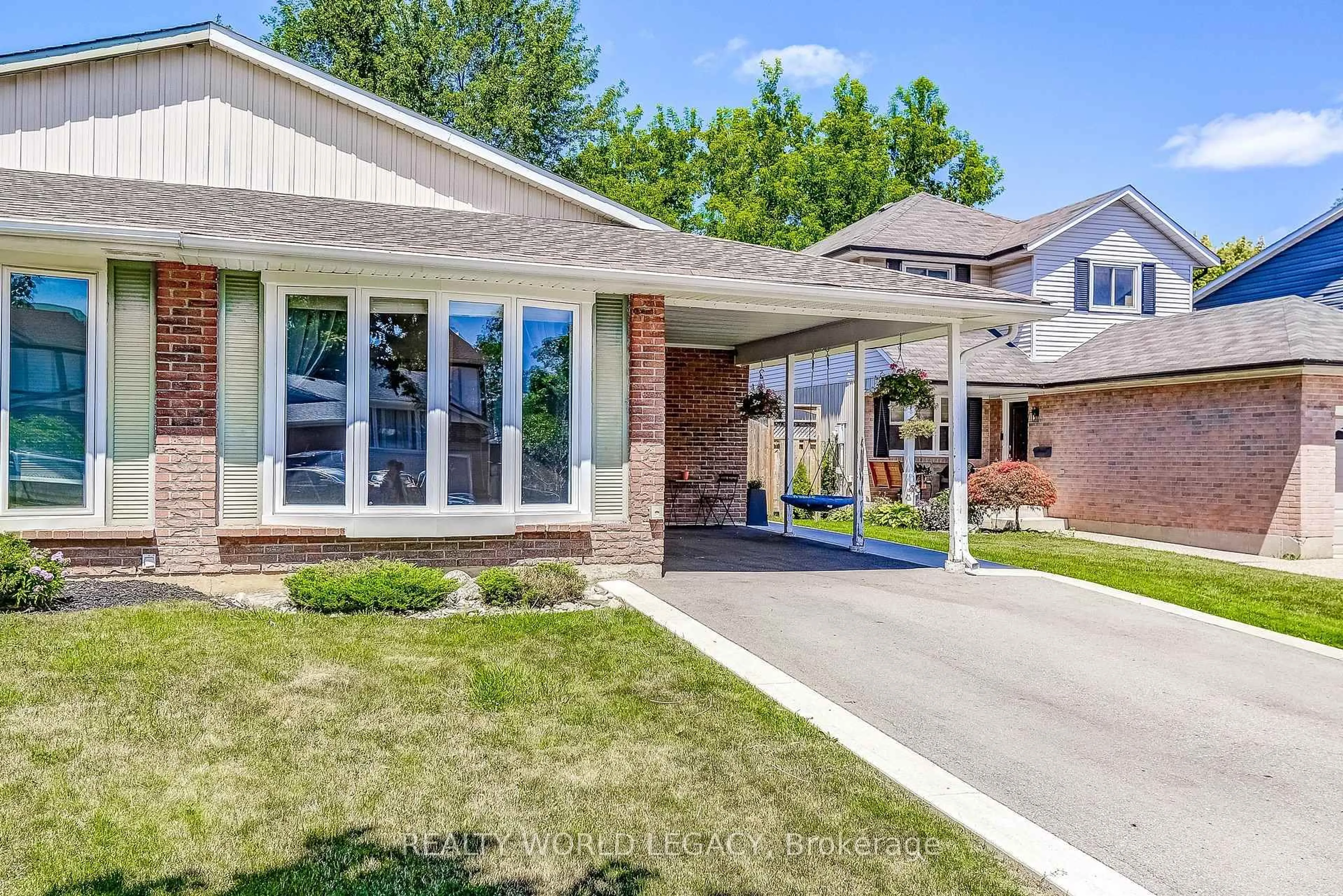 Home with brick exterior material, unknown for 2429 Overton Dr, Burlington Ontario L7P 4B6