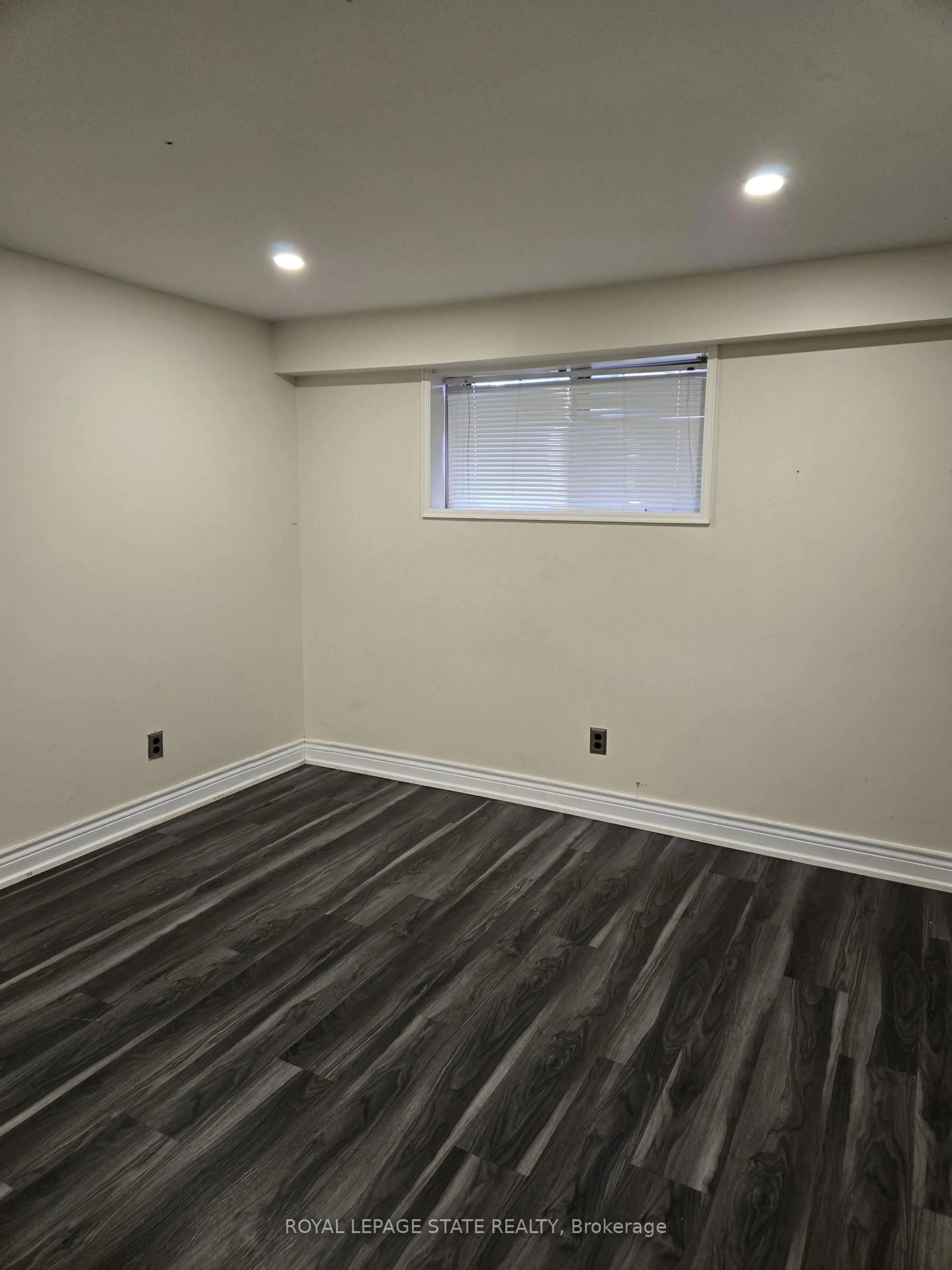 A pic of a room for 2380 Bridge Rd, Oakville Ontario L6L 2G6