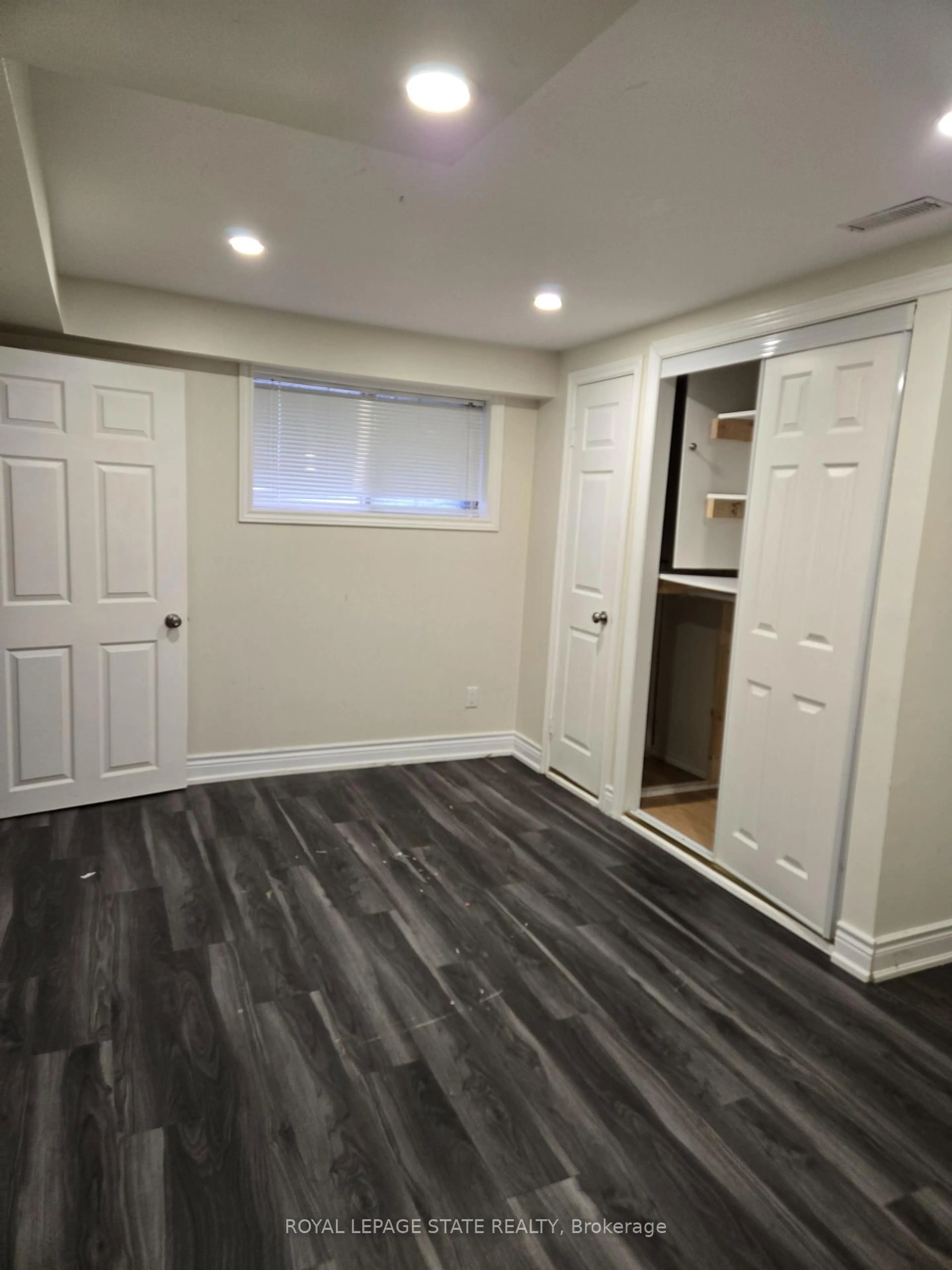 A pic of a room for 2380 Bridge Rd, Oakville Ontario L6L 2G6
