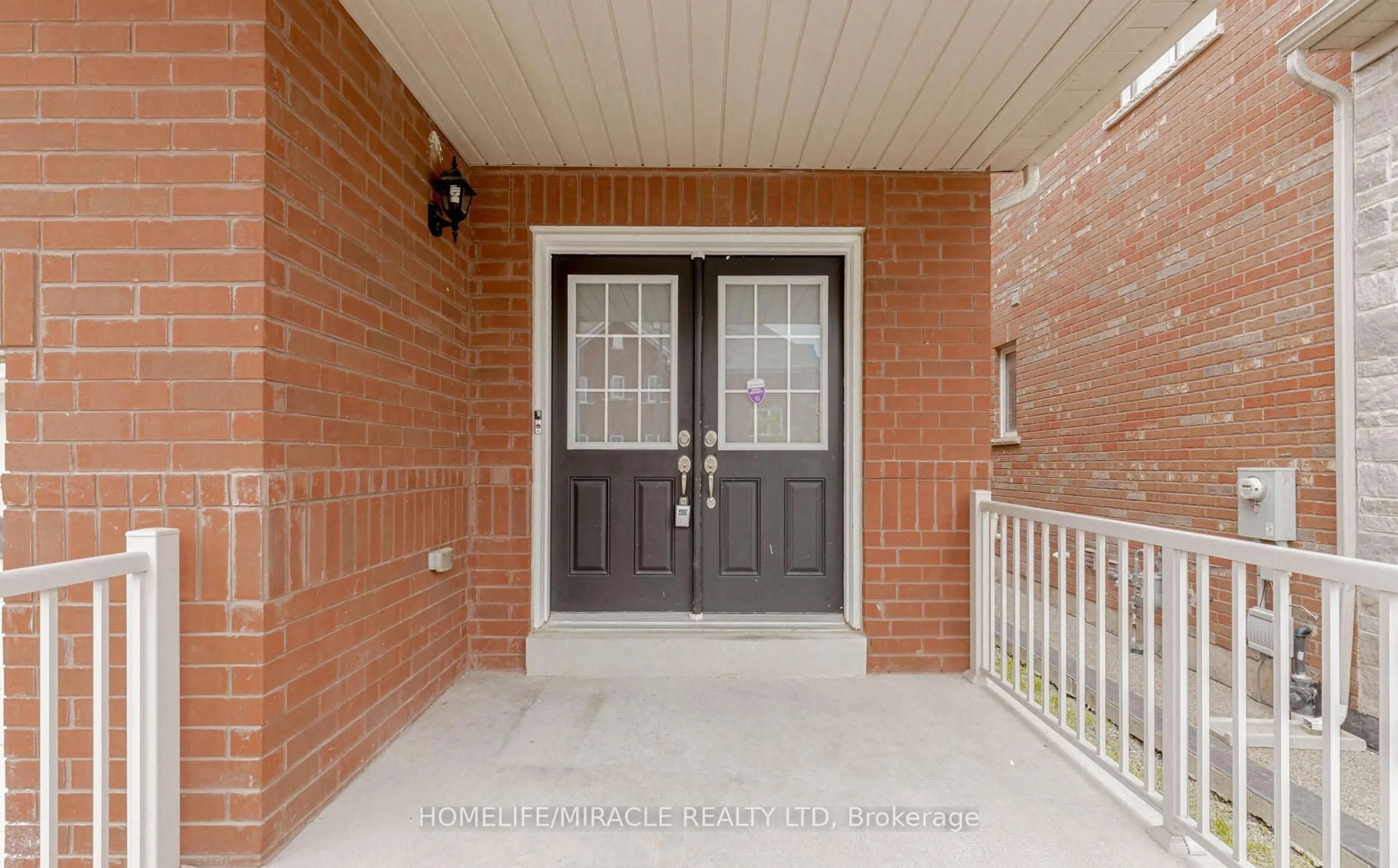 Indoor entryway for 1015 Job Cres, Milton Ontario L9T 7V1