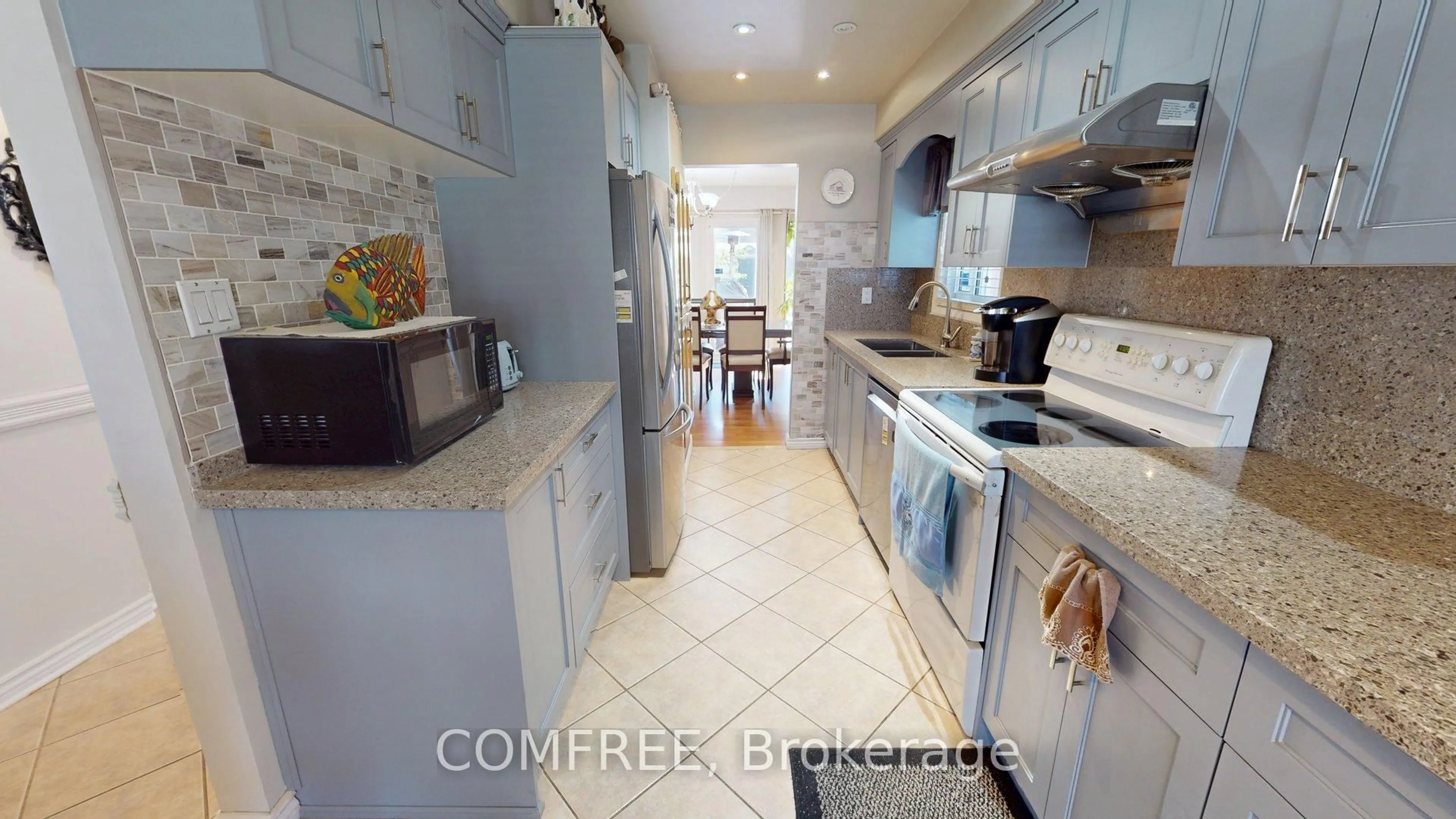 Standard kitchen, ceramic/tile floor for 17 Ashurst Cres, Brampton Ontario L6V 3N6