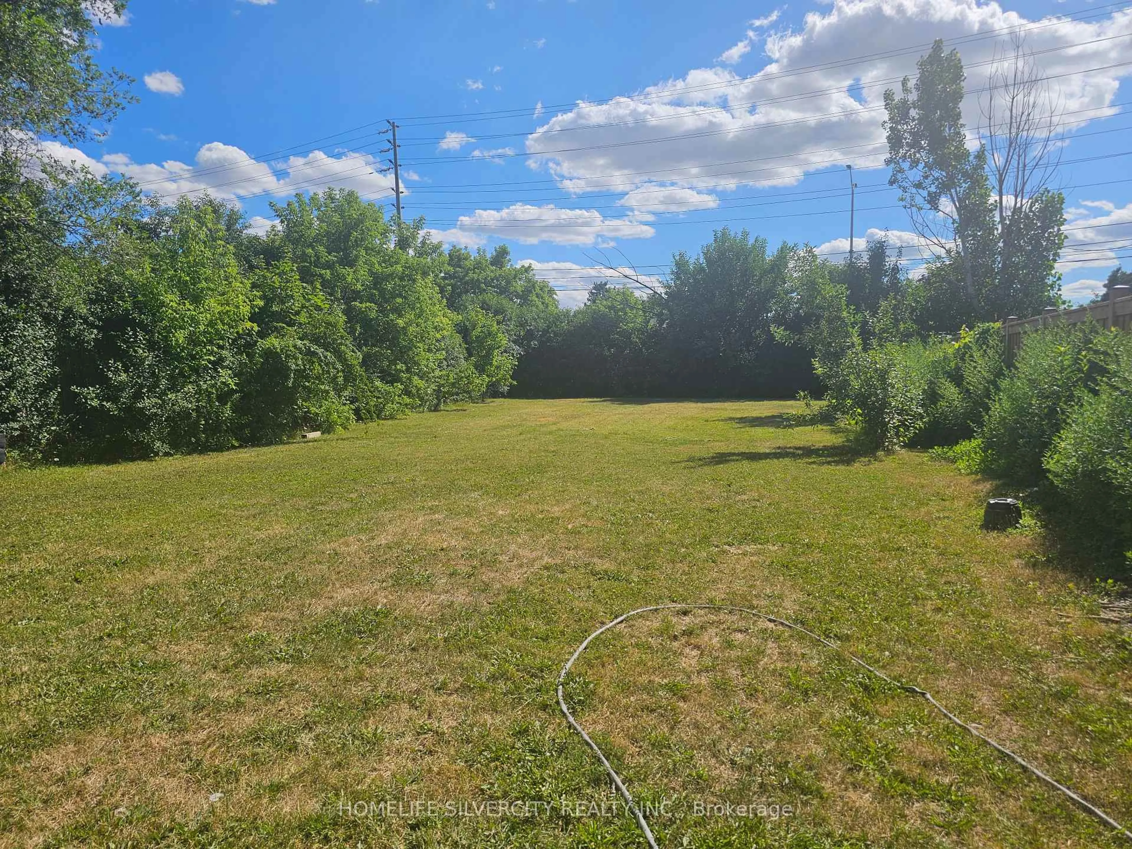 A pic from outside/outdoor area/front of a property/back of a property/a pic from drone, forest/trees view for 7530 Redstone Rd, Mississauga Ontario L4T 2B8