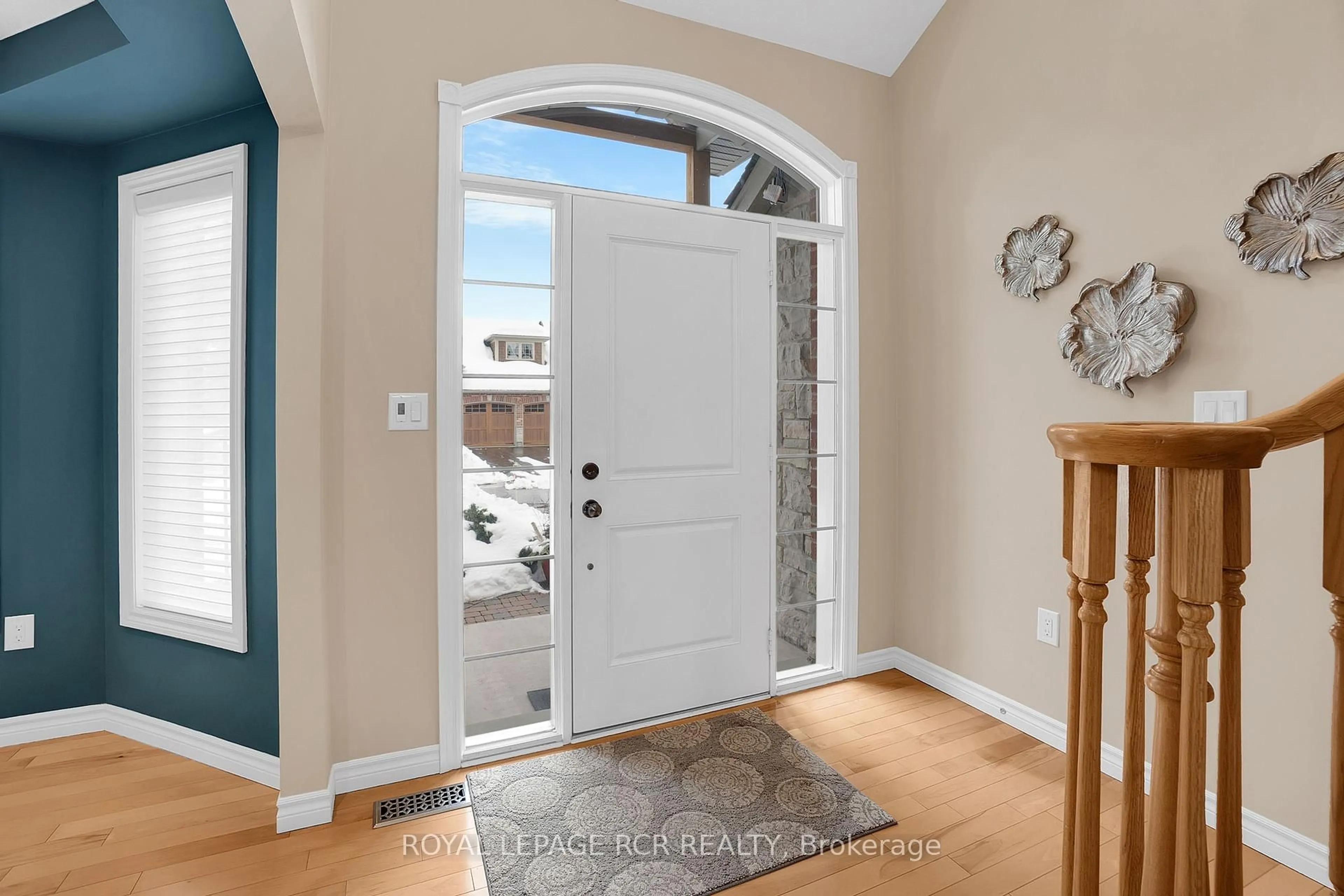 Indoor entryway for 16 Zimmerman Dr #1, Caledon Ontario L7E 4C2