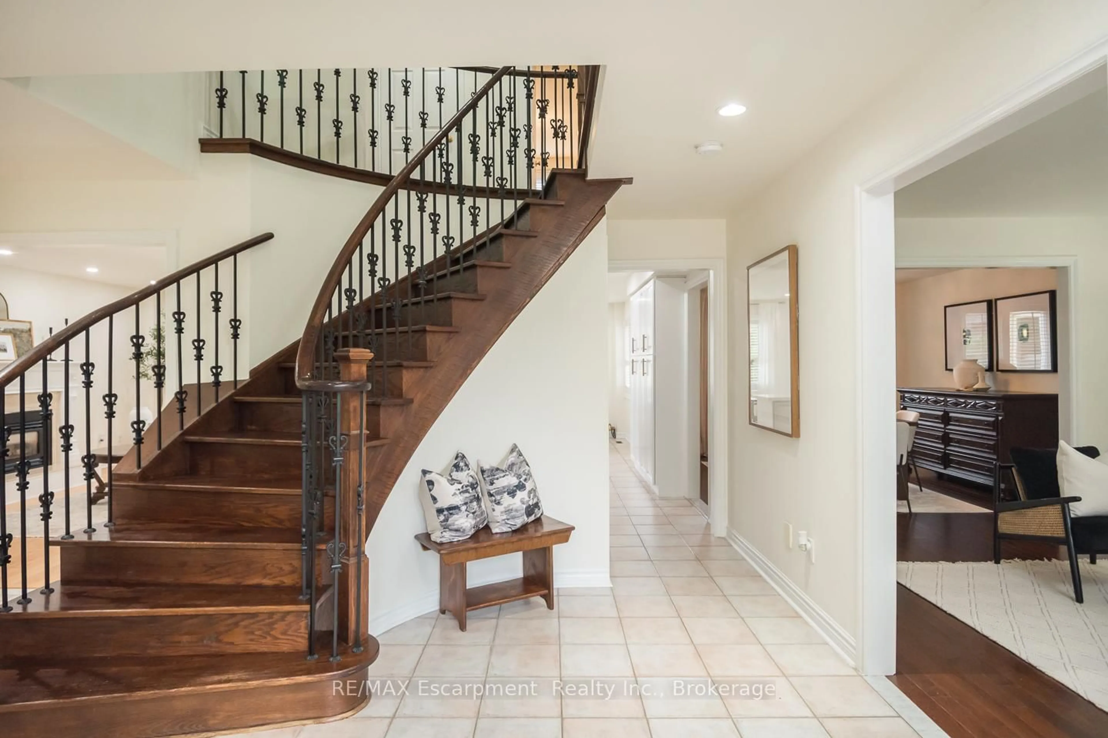Unknown for 1220 Grandview Dr, Oakville Ontario L6H 4Z1