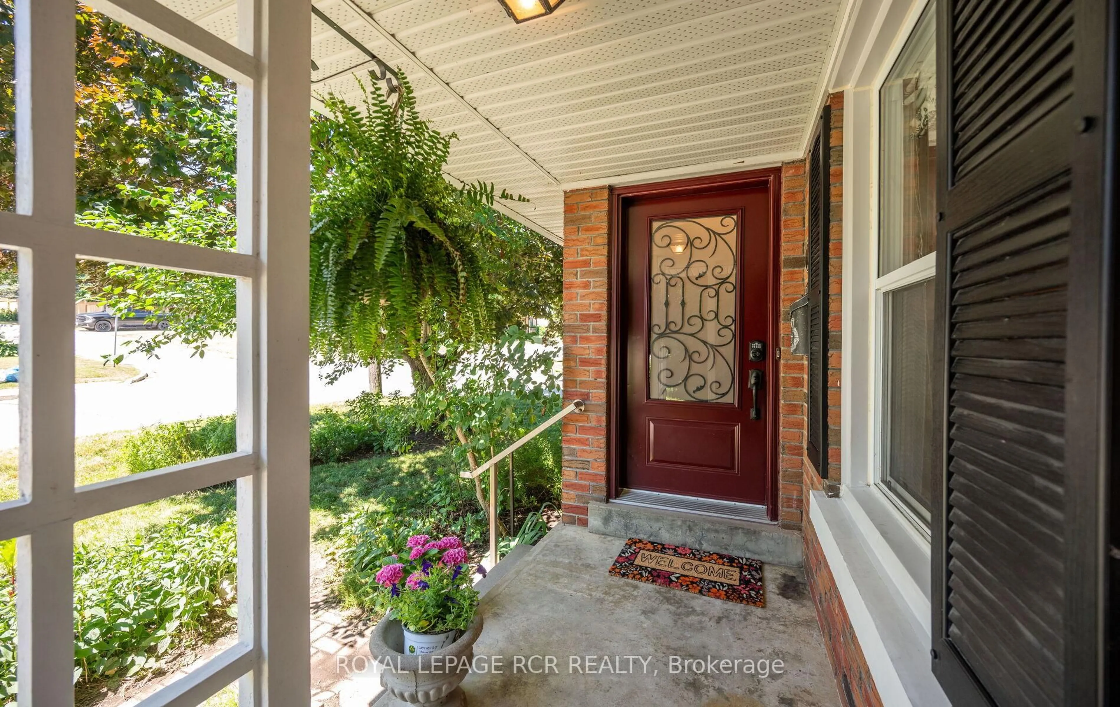 Indoor entryway for 65 John St, Orangeville Ontario L9W 2P7