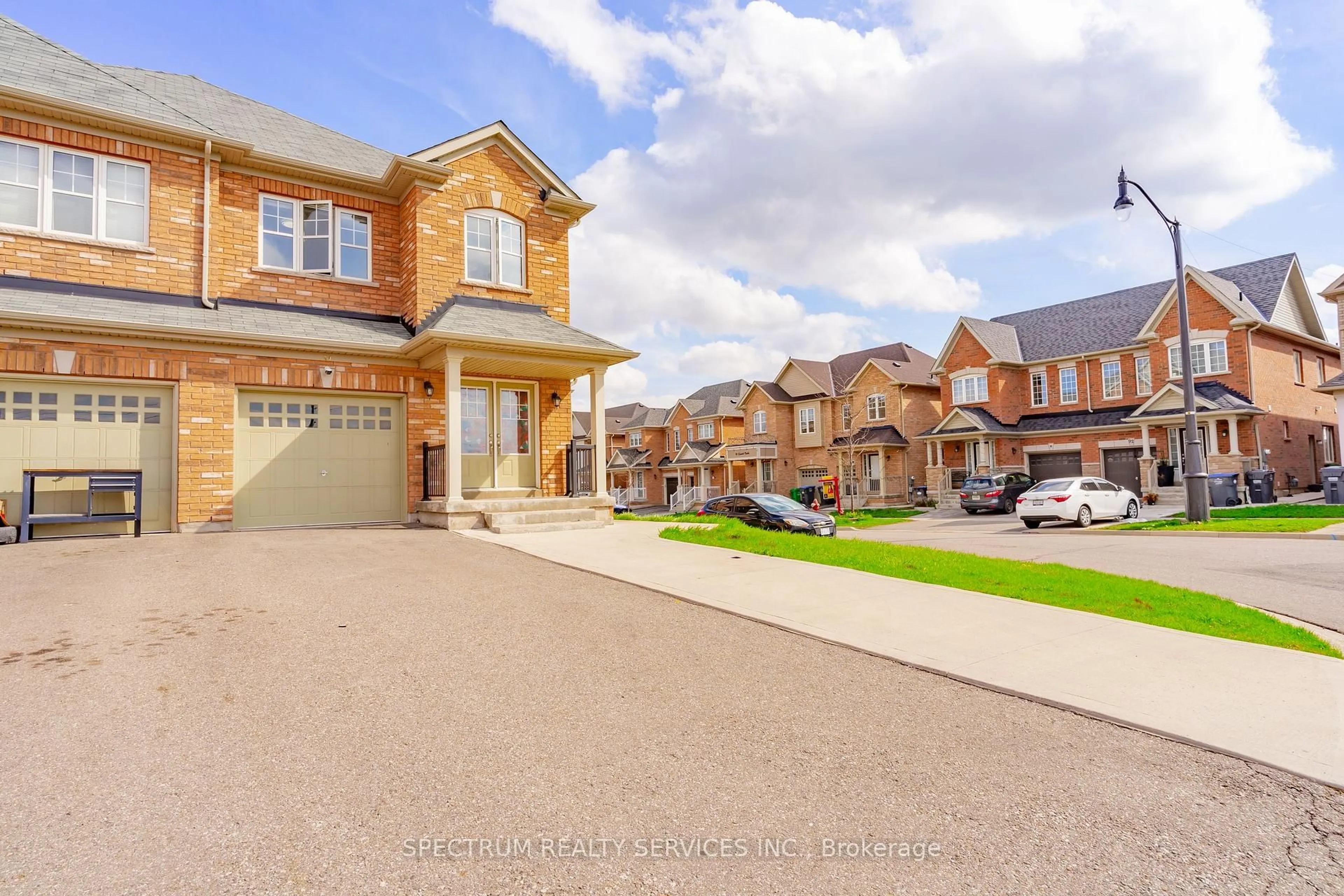 Unknown for 91 Lanark Circ, Brampton Ontario L6X 5L4