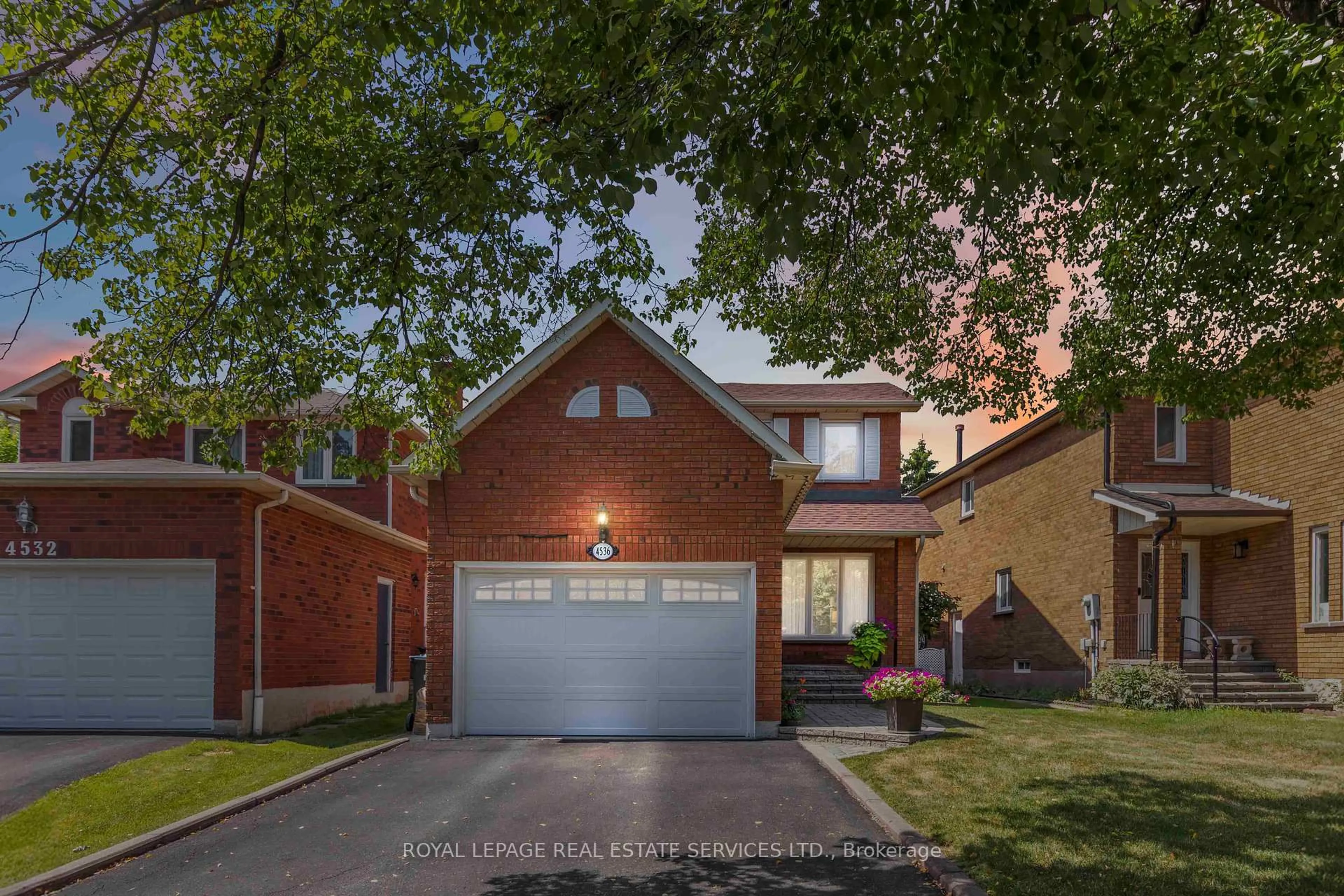Home with brick exterior material, street for 4536 Metcalfe Ave, Mississauga Ontario L5M 4L6