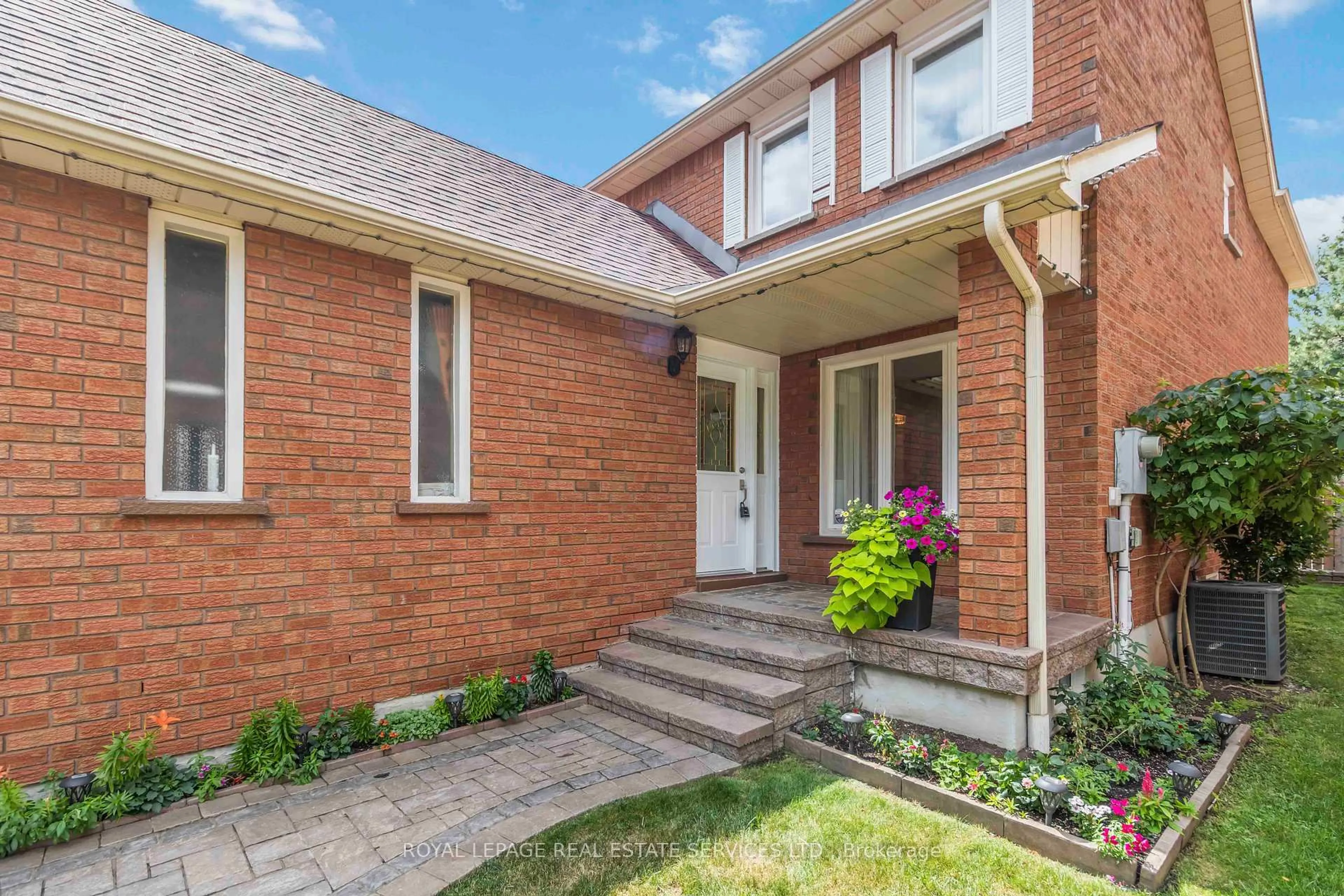 Home with brick exterior material, street for 4536 Metcalfe Ave, Mississauga Ontario L5M 4L6