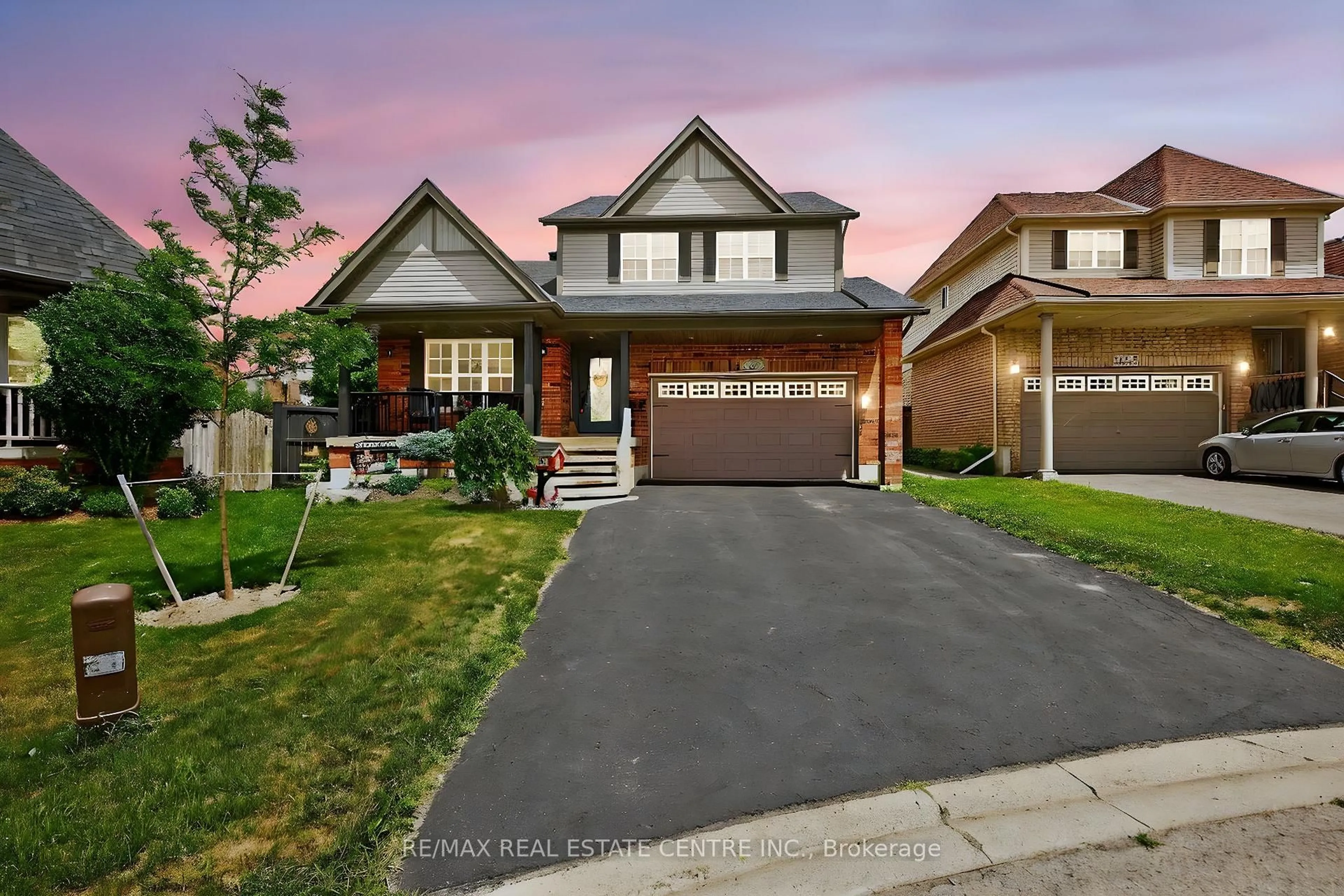 Home with brick exterior material, street for 29 Graham Cres, Orangeville Ontario L9W 5J5