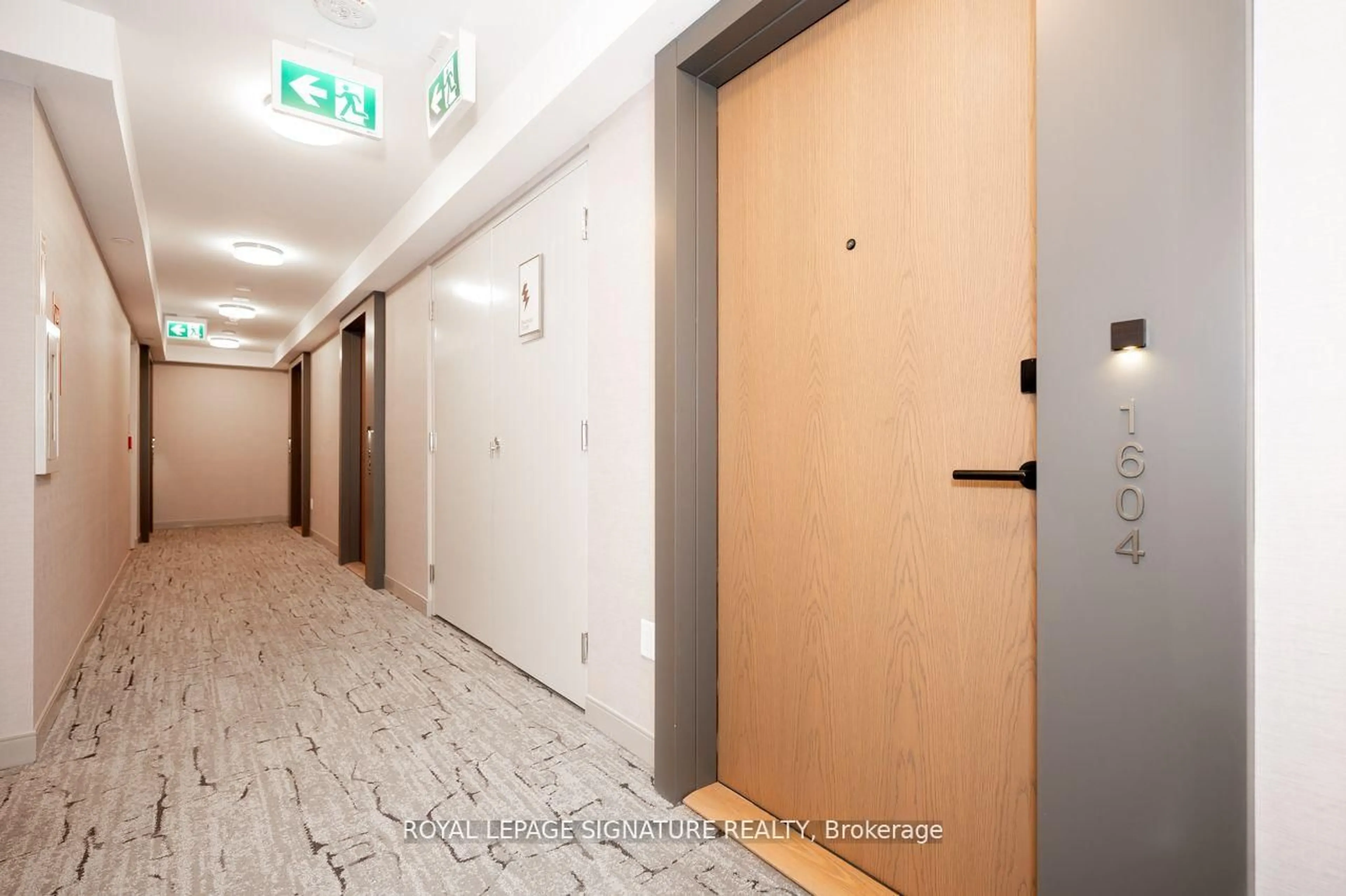 Indoor foyer for 10 Eva Rd #1504, Toronto Ontario M9C 0B3