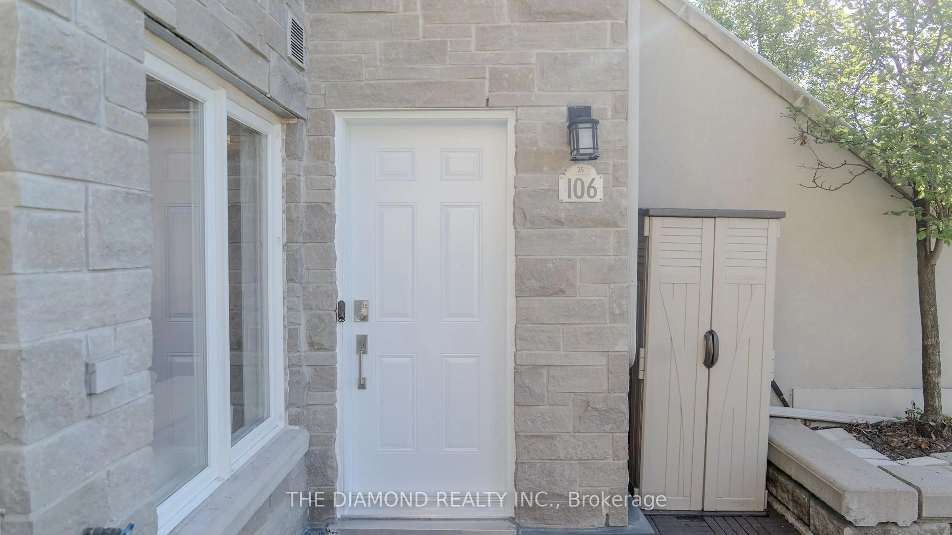 Indoor entryway for 25 Richgrove Dr #106, Toronto Ontario M9R 0A3