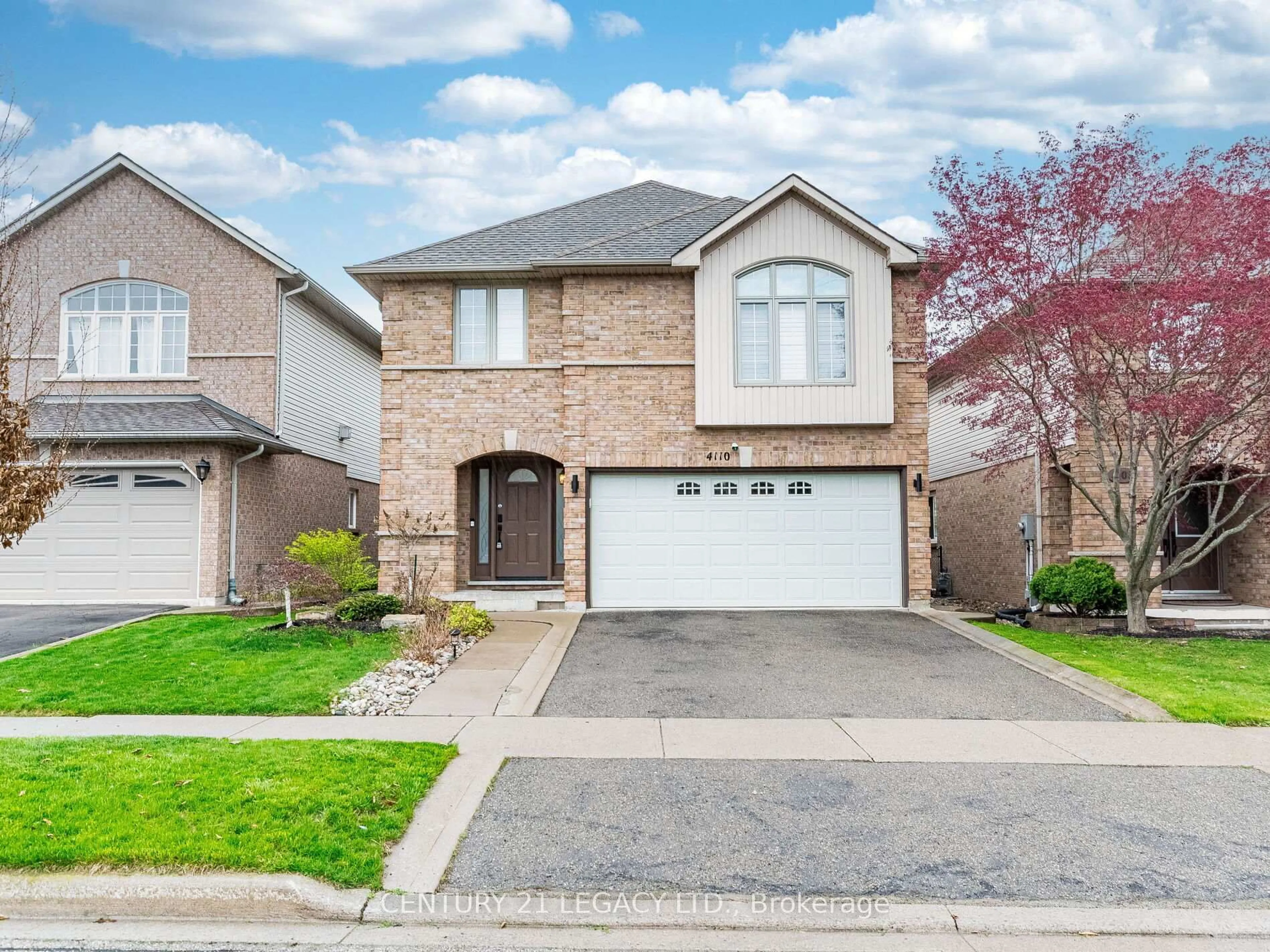 Home with brick exterior material, street for 4110 Forest Run Ave, Burlington Ontario L7M 4L7
