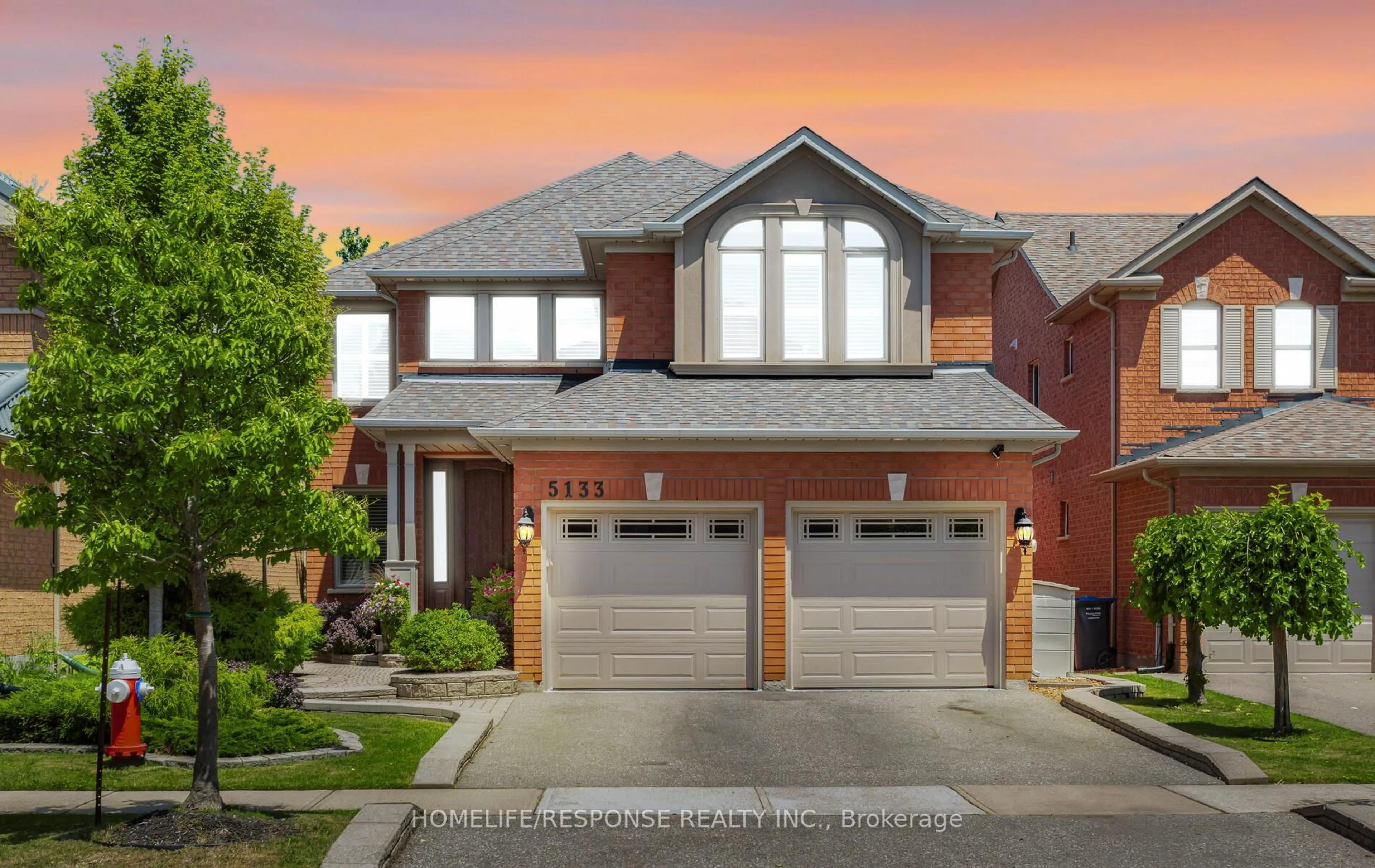 Home with brick exterior material, street for 5133 PARKPLACE Circ, Mississauga Ontario L5V 2M1