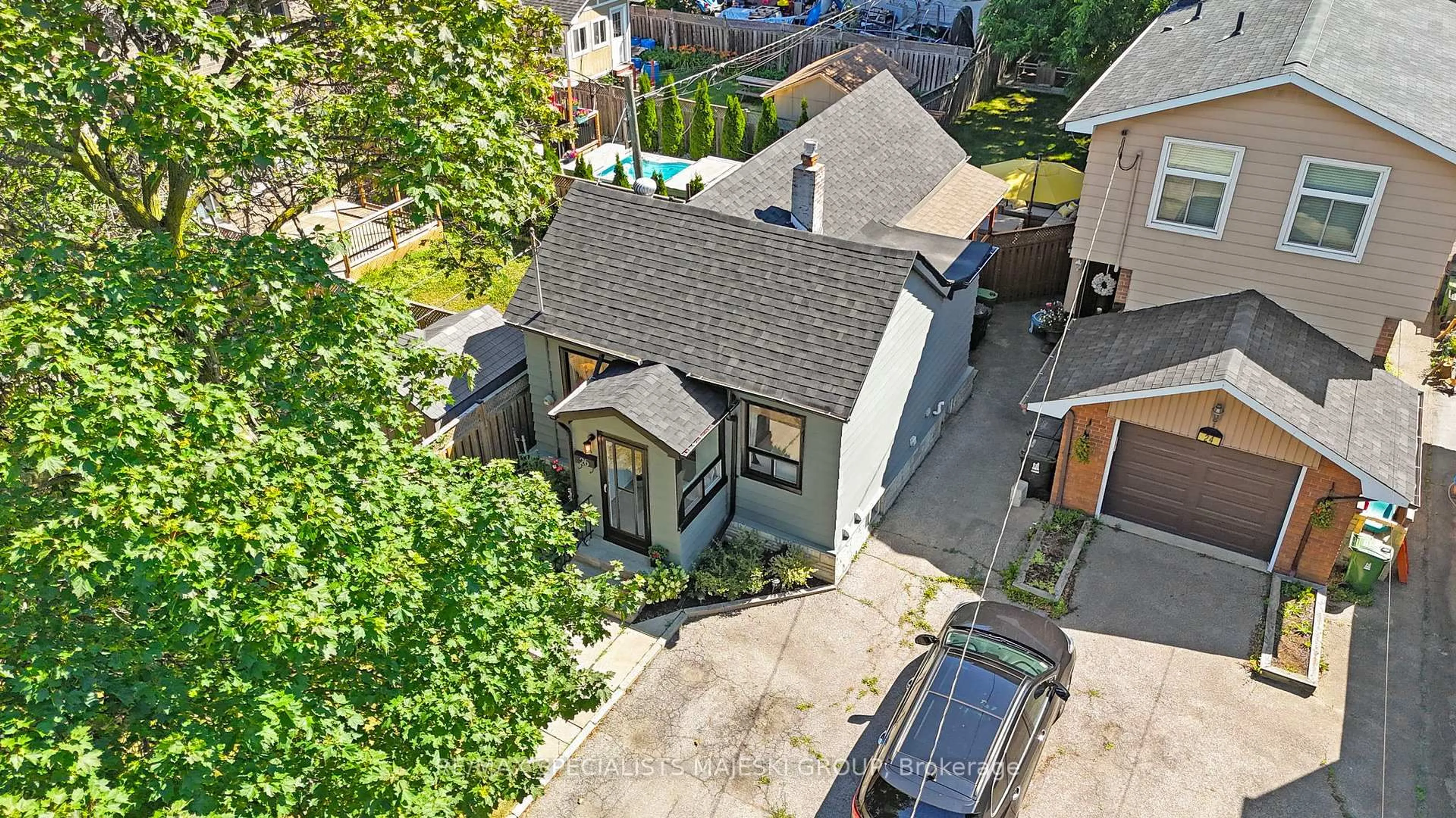A pic from outside/outdoor area/front of a property/back of a property/a pic from drone, street for 26 Alan Ave, Toronto Ontario M8Z 3Y4