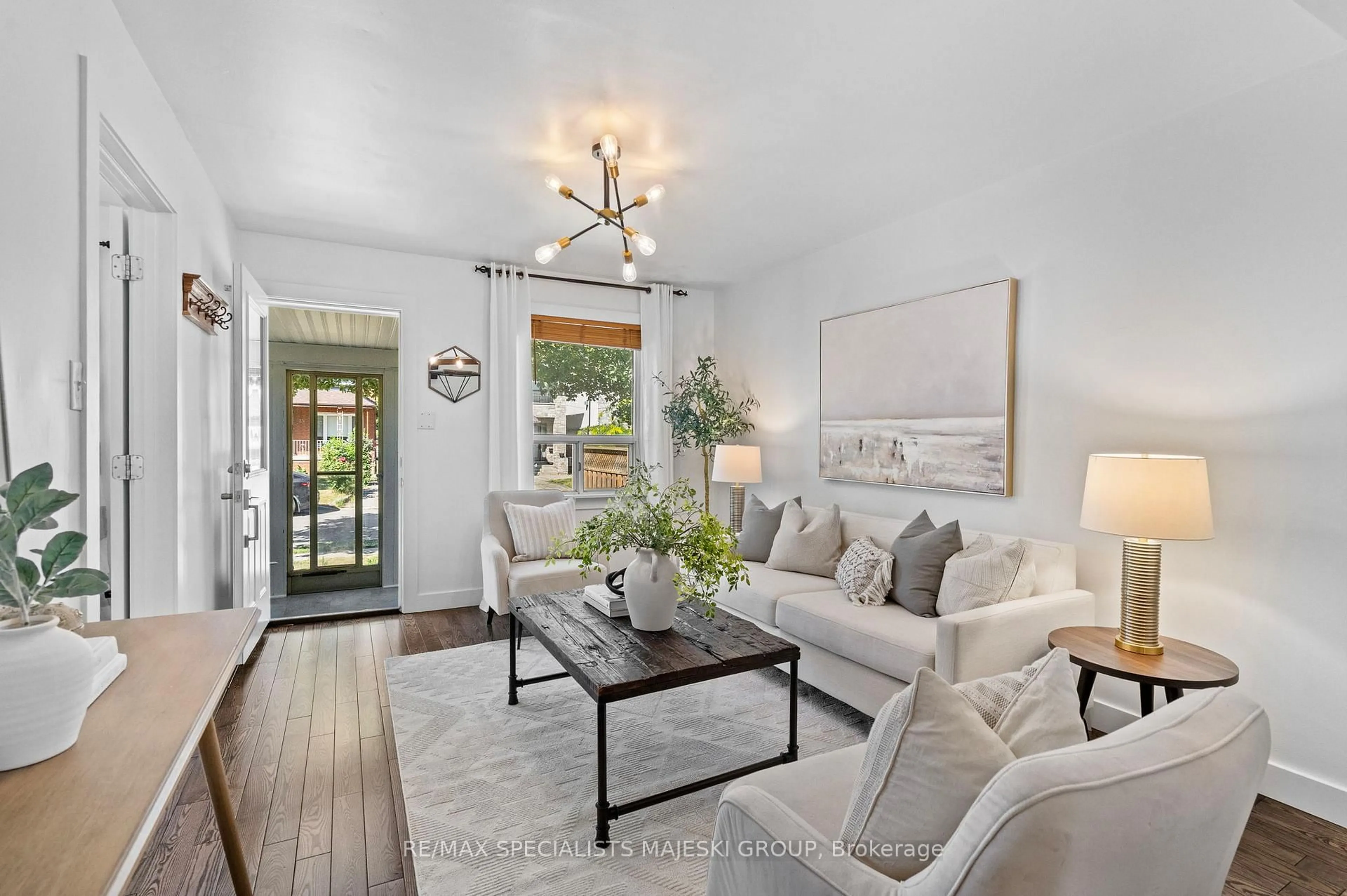 Living room with furniture, unknown for 26 Alan Ave, Toronto Ontario M8Z 3Y4