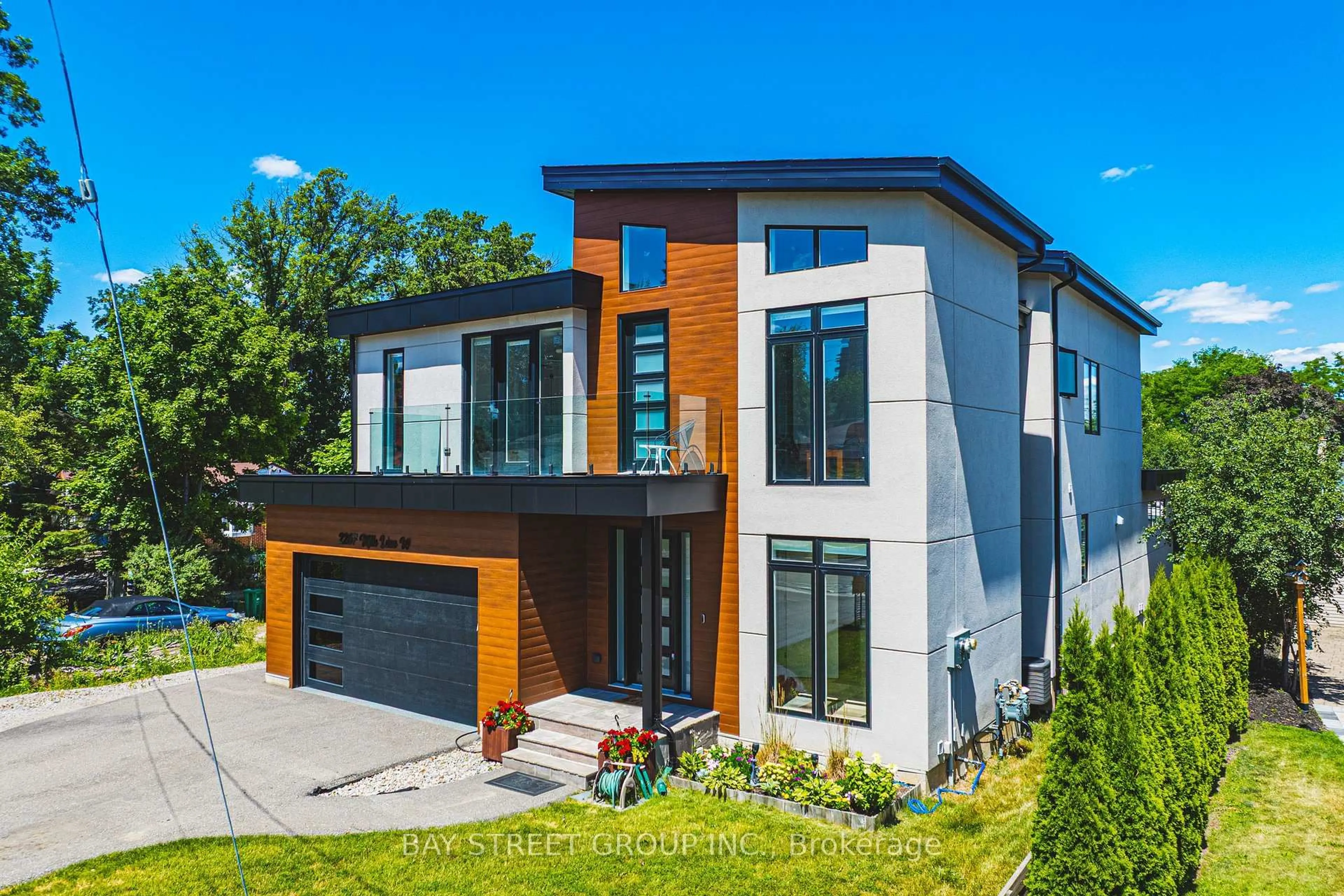 Home with brick exterior material, street for 2267 Fifth Line, Mississauga Ontario L5K 1V7